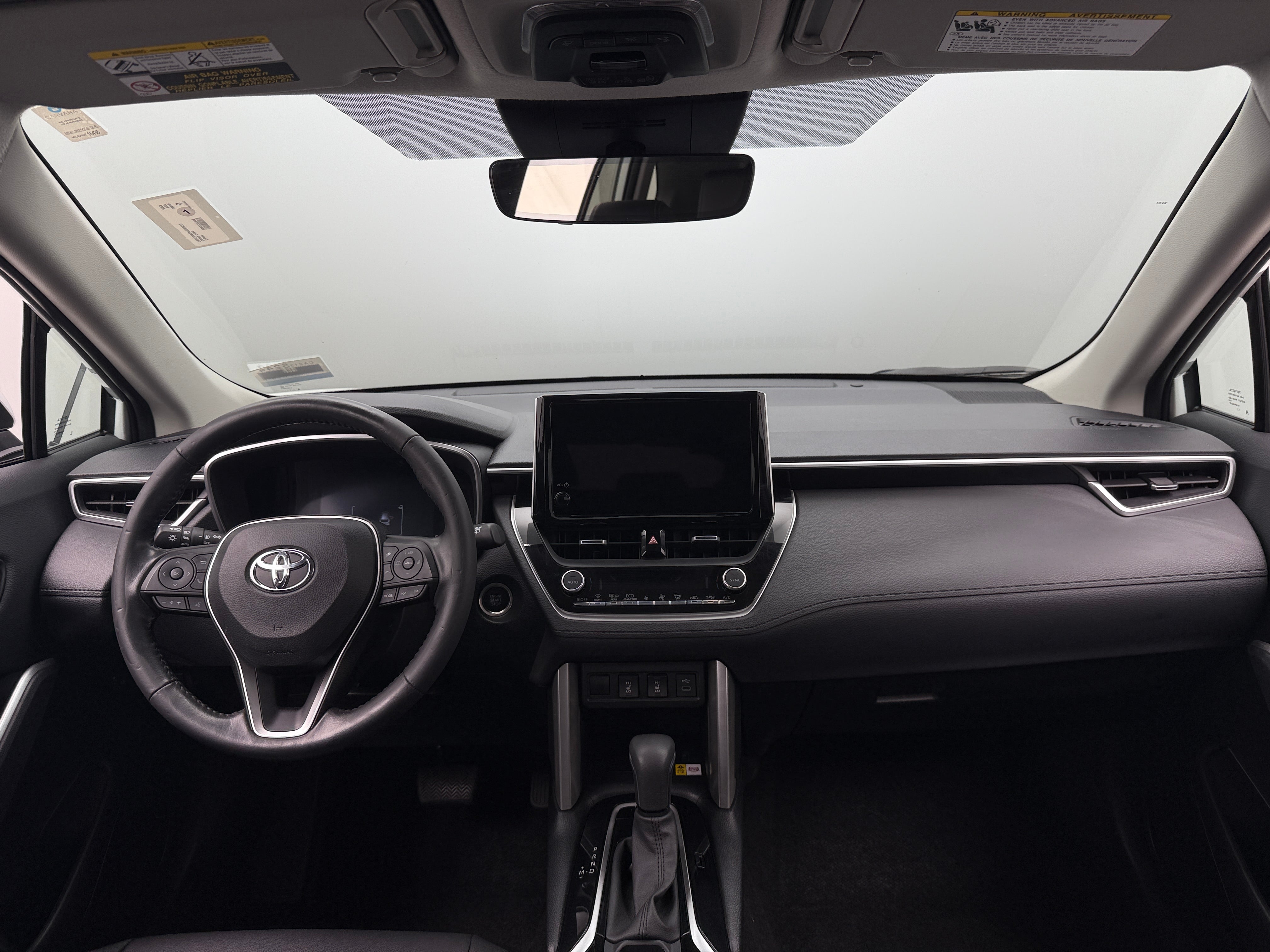 2023 Toyota Corolla Cross XLE 2