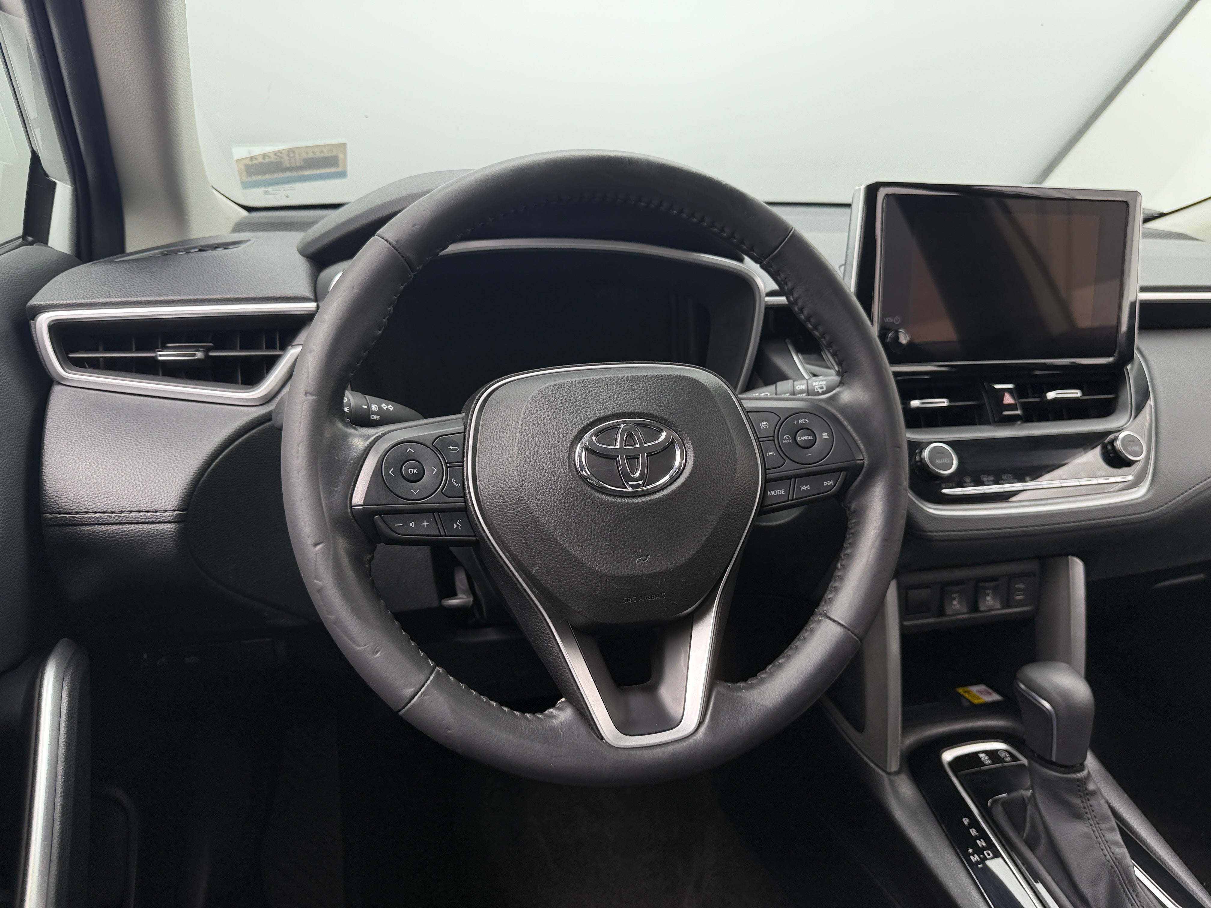 2023 Toyota Corolla Cross XLE 4