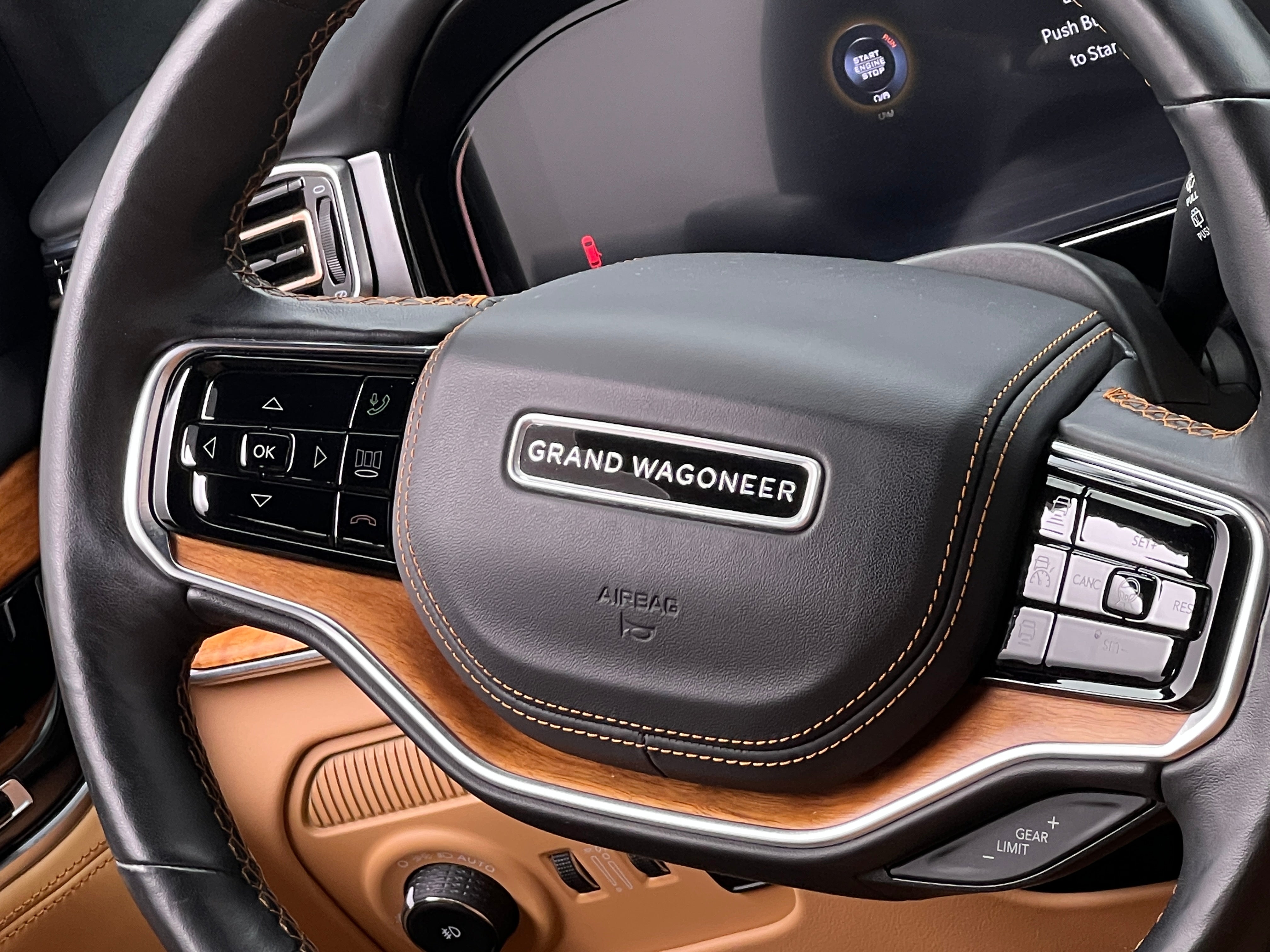 2022 Jeep Grand Wagoneer Series III 4
