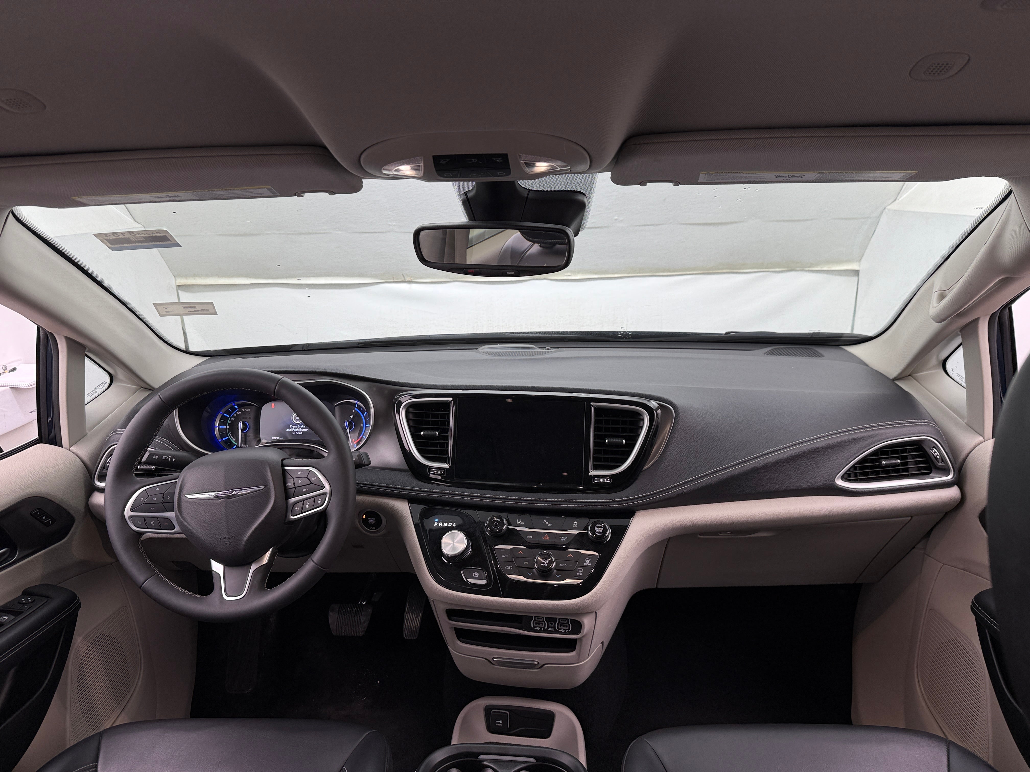 2024 Chrysler Pacifica Hybrid Select 2