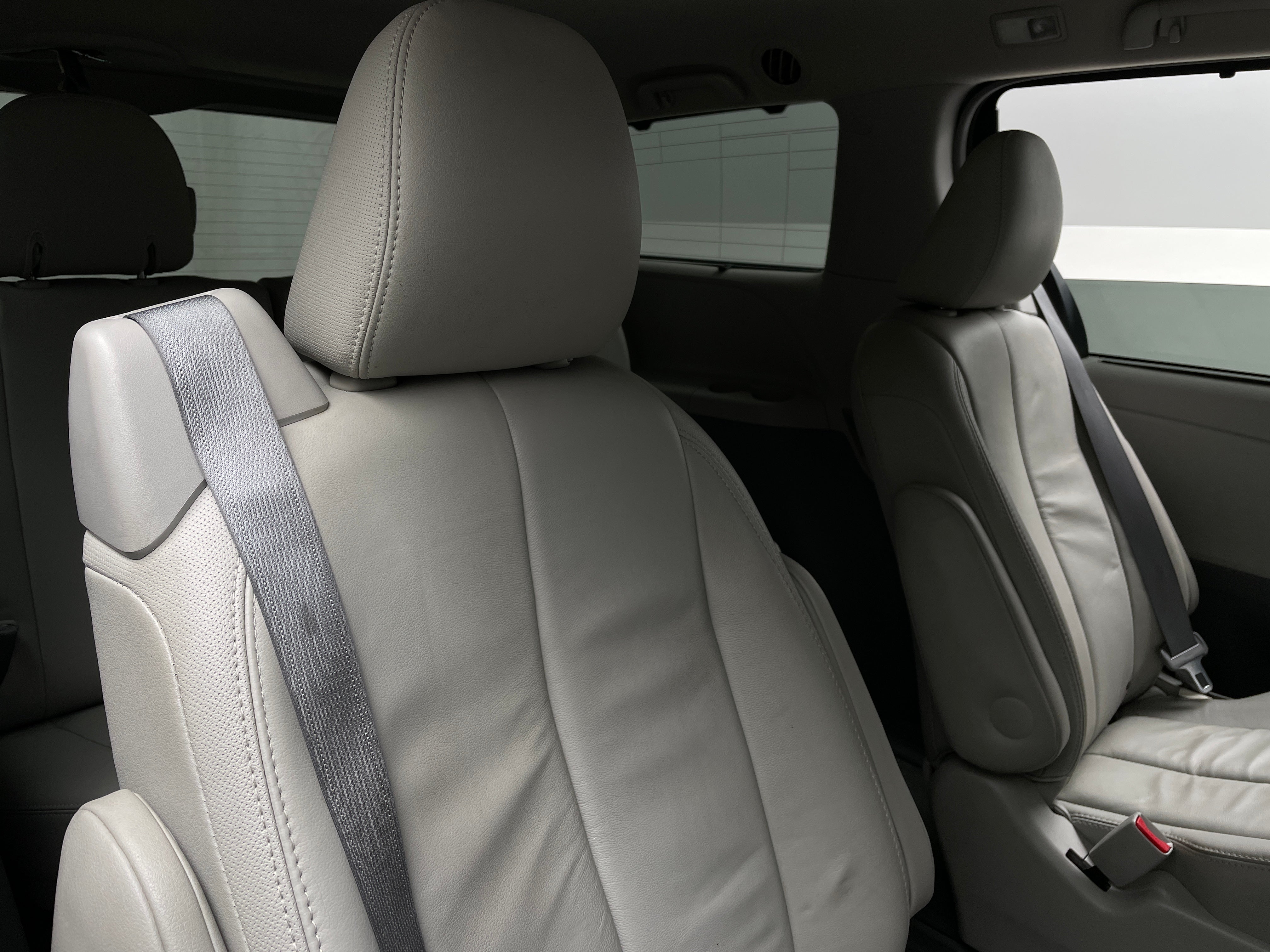 2014 Toyota Sienna XLE 5