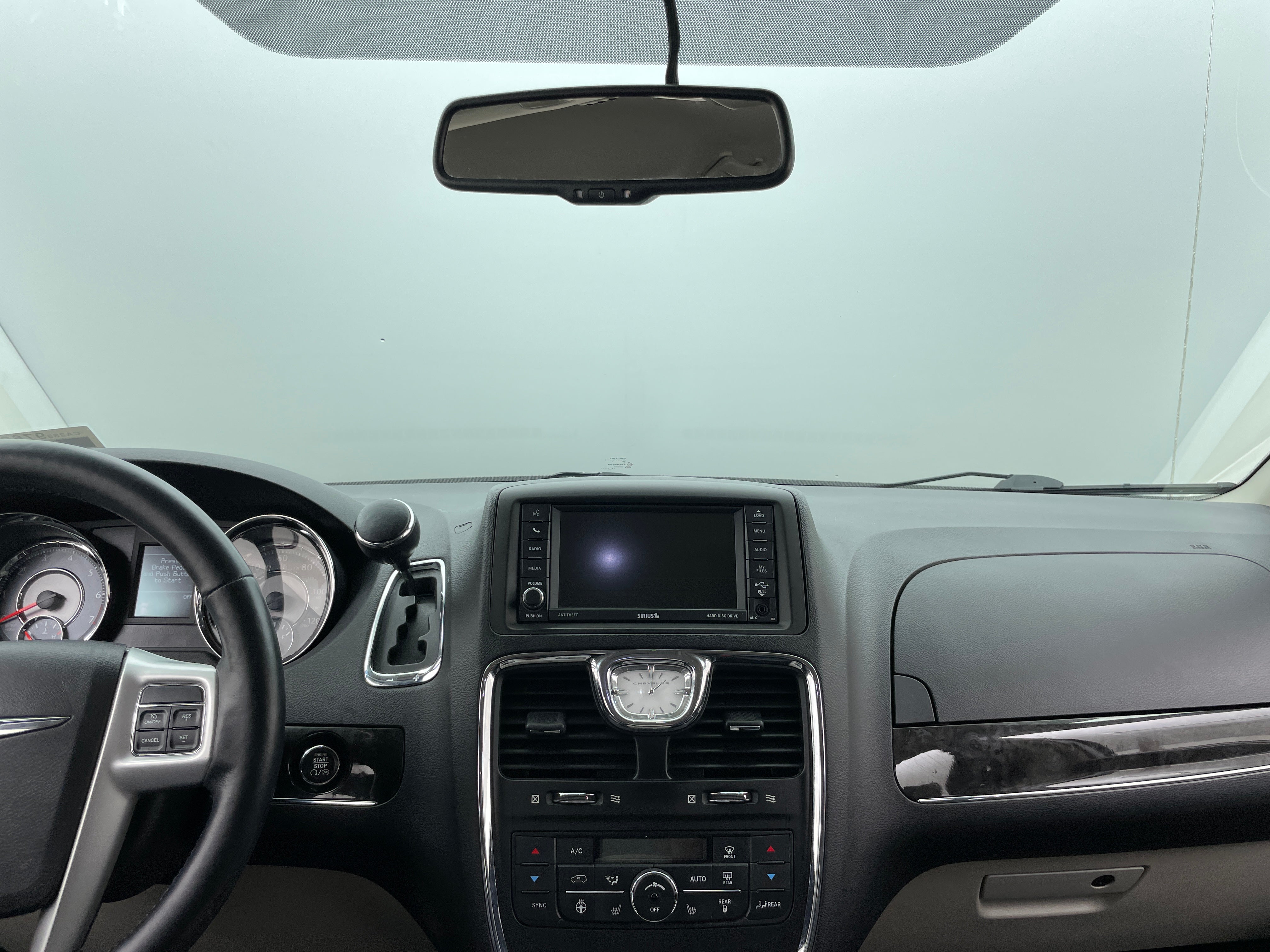 2016 Chrysler Town & Country Touring 2