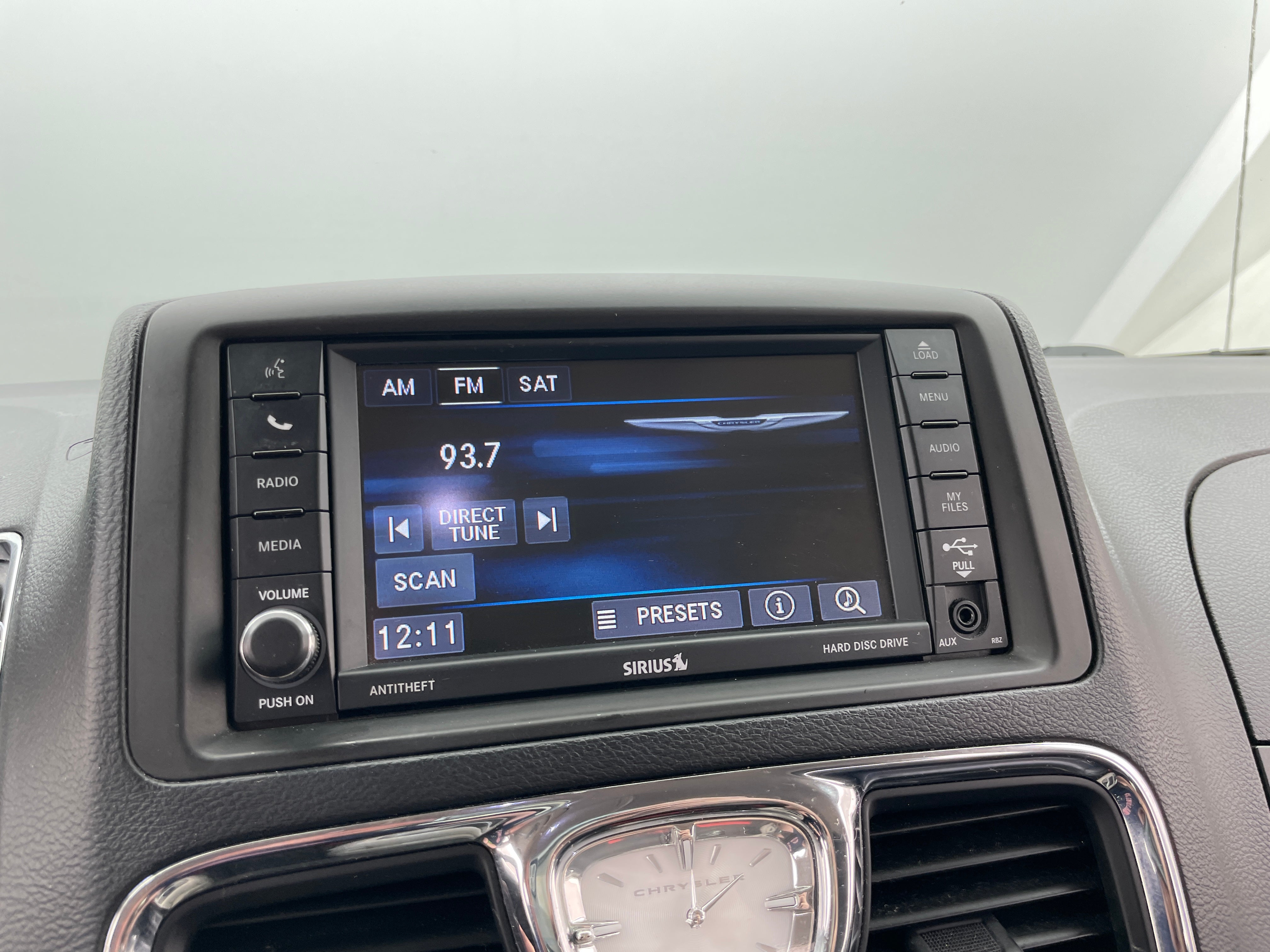 2016 Chrysler Town & Country Touring 3
