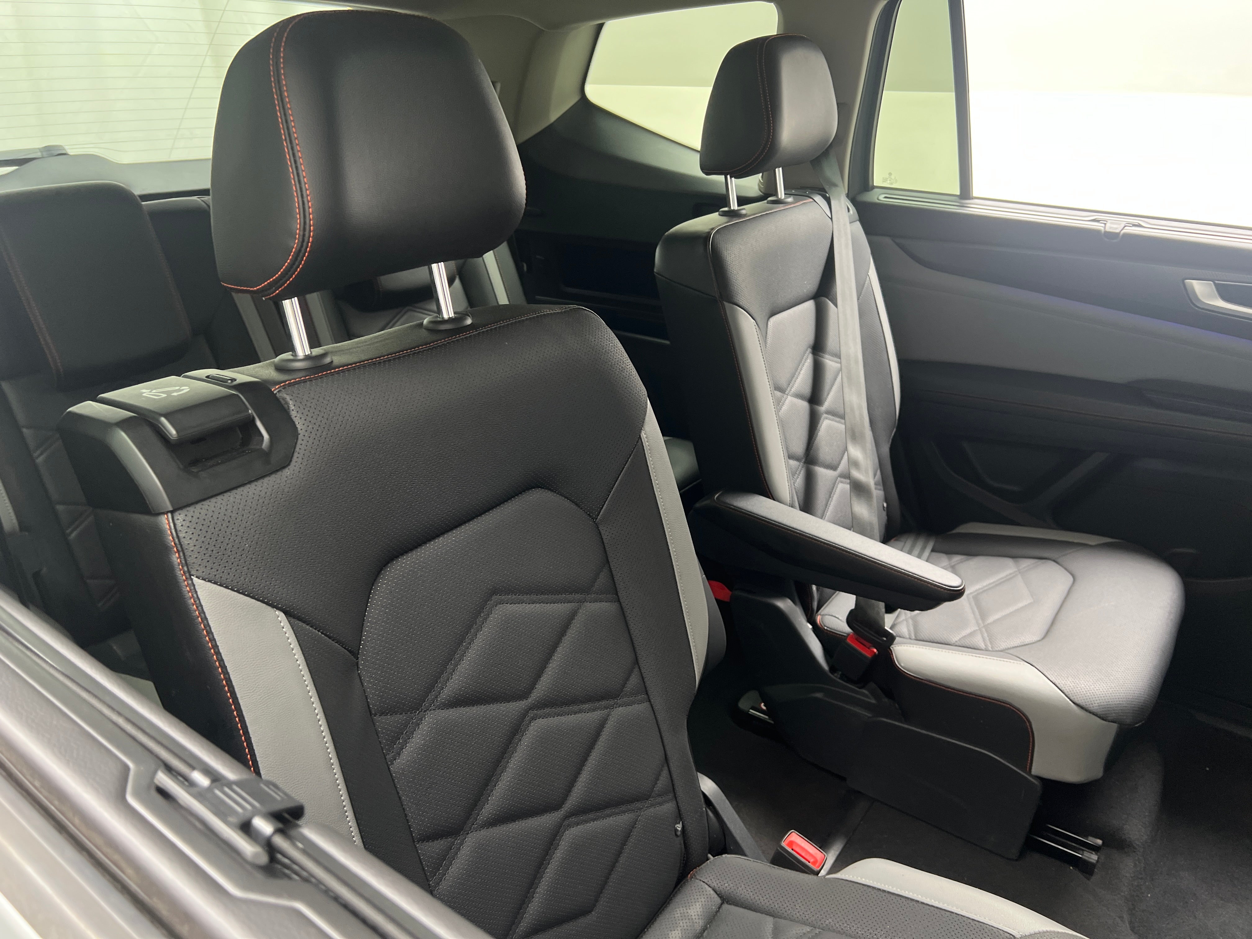 2024 Volkswagen Atlas Peak Edition SEL 5