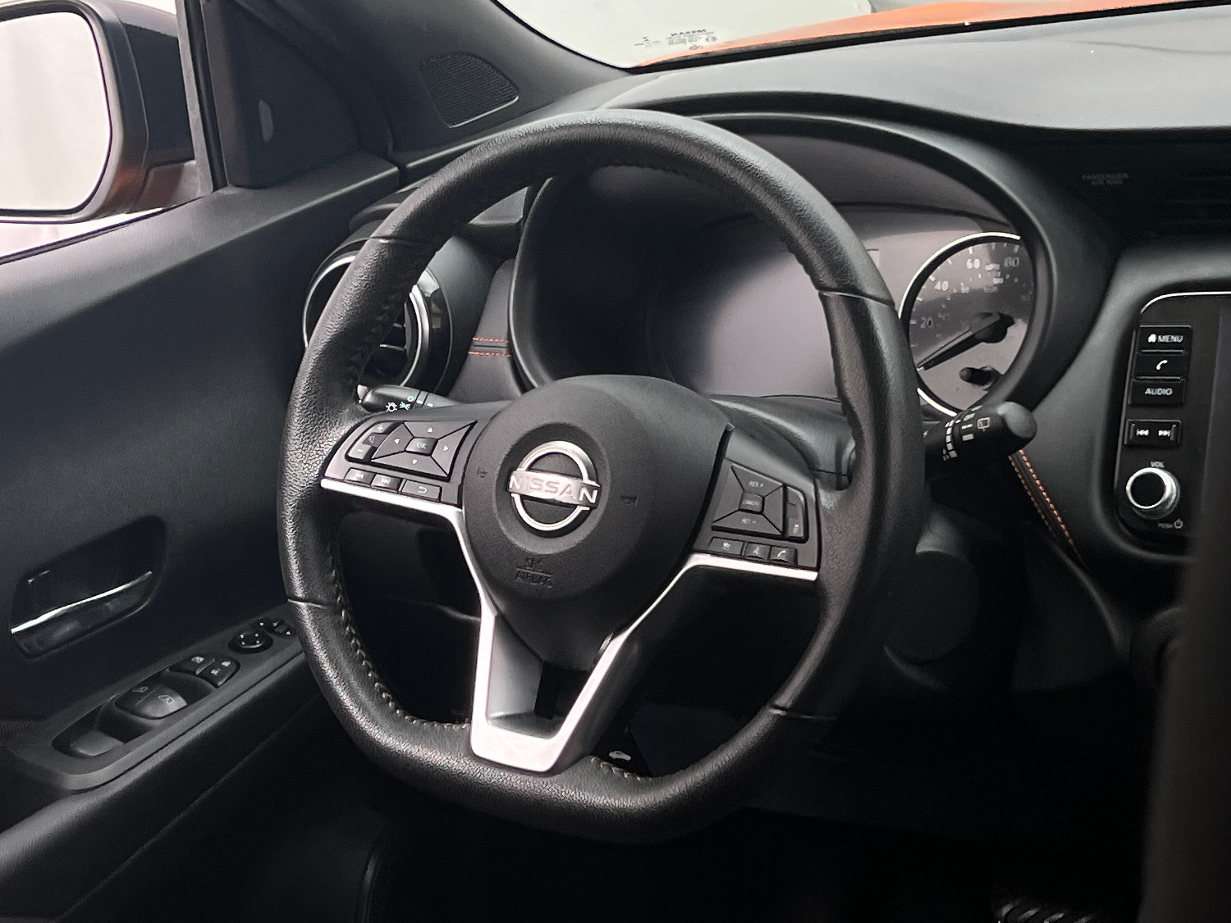 2022 Nissan Kicks SR 5
