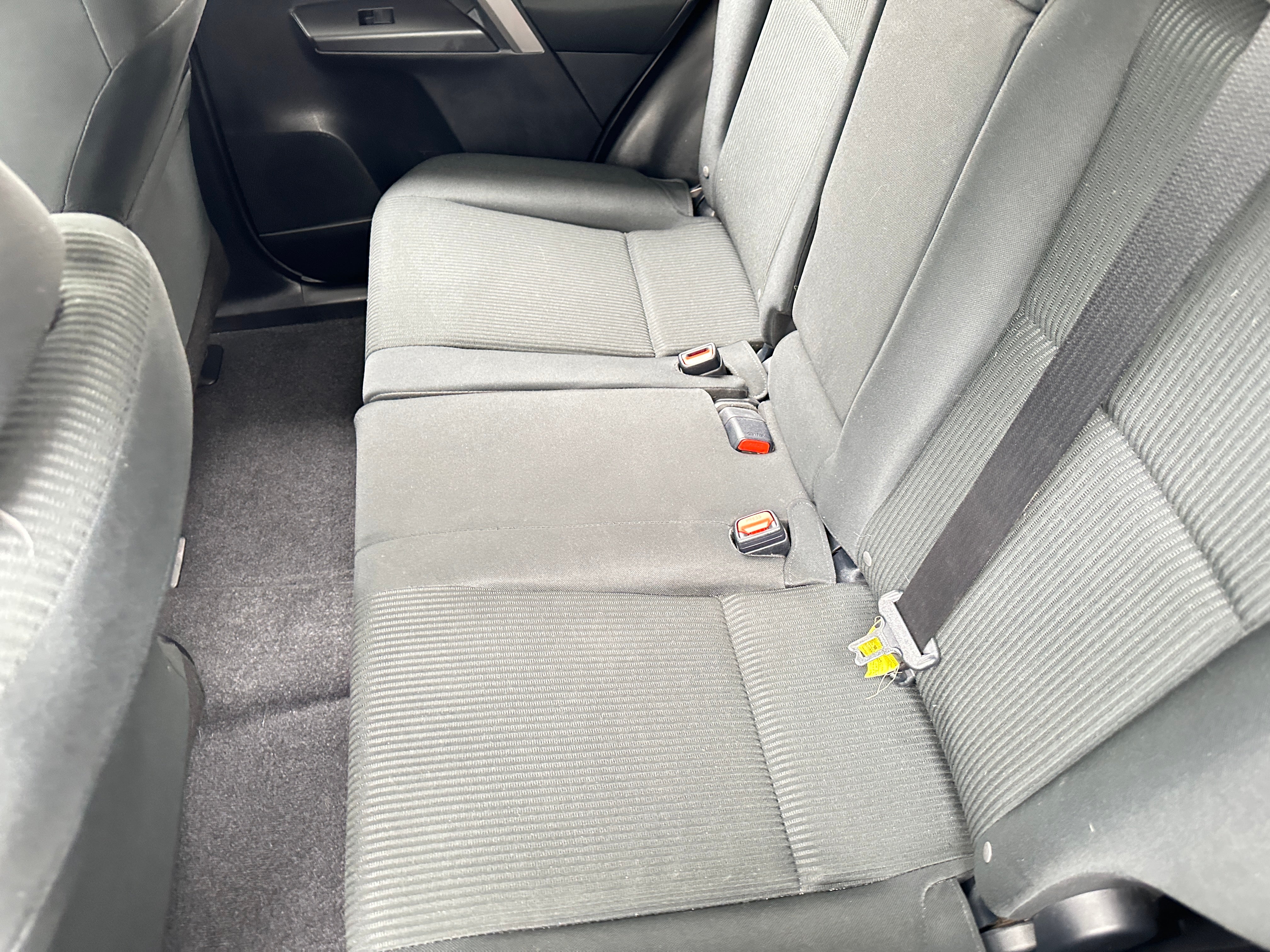 2017 Toyota RAV4 LE 6