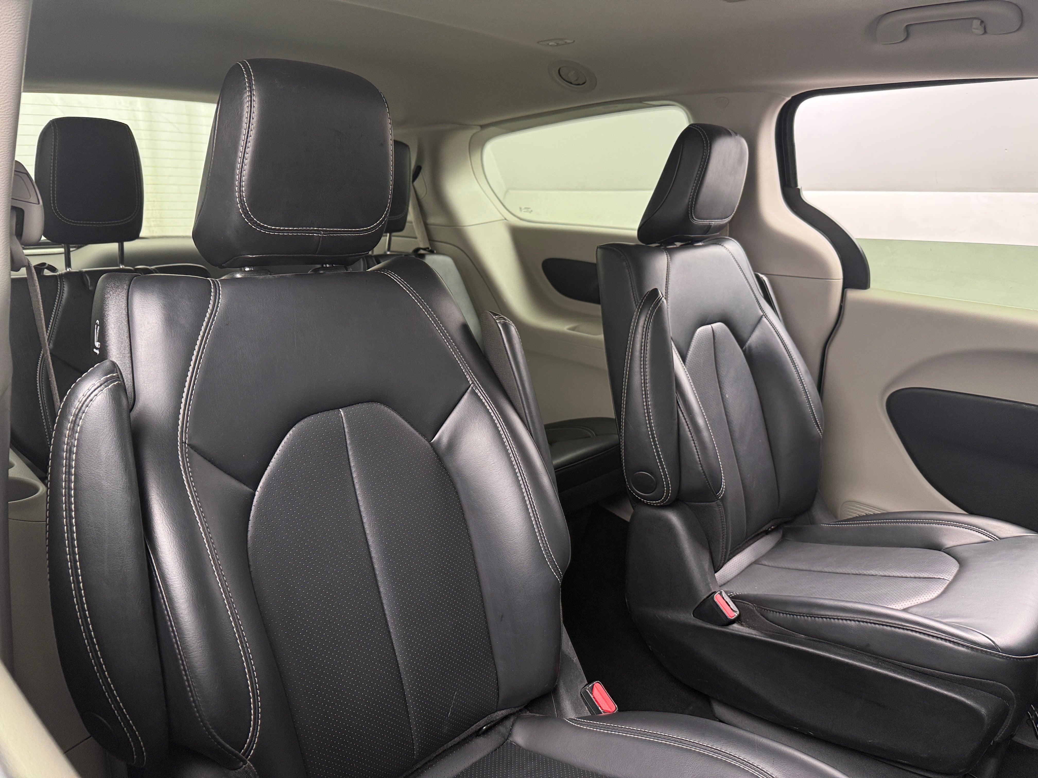 2023 Chrysler Pacifica Hybrid Touring L 5