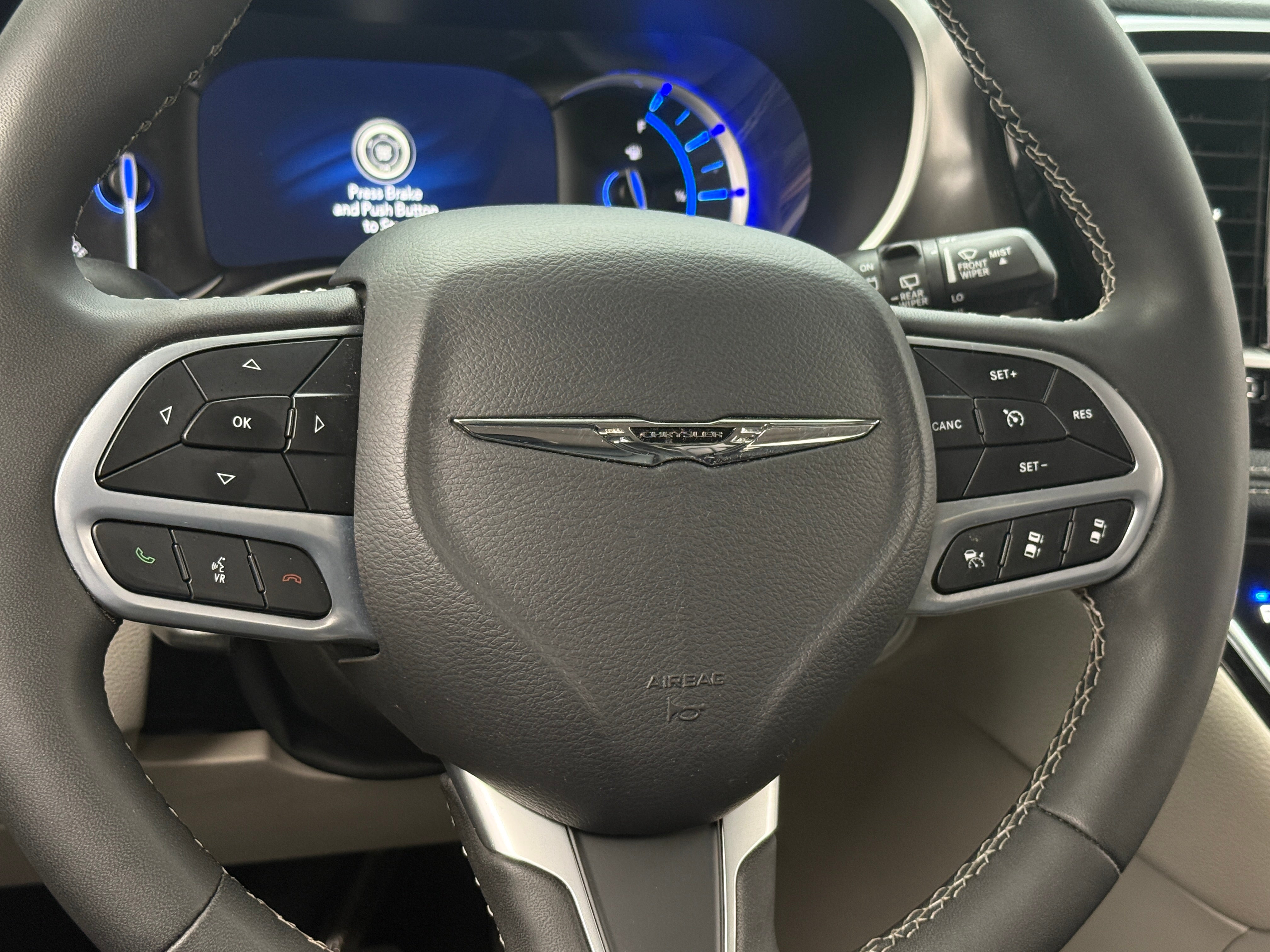 2023 Chrysler Pacifica Hybrid Touring L 4