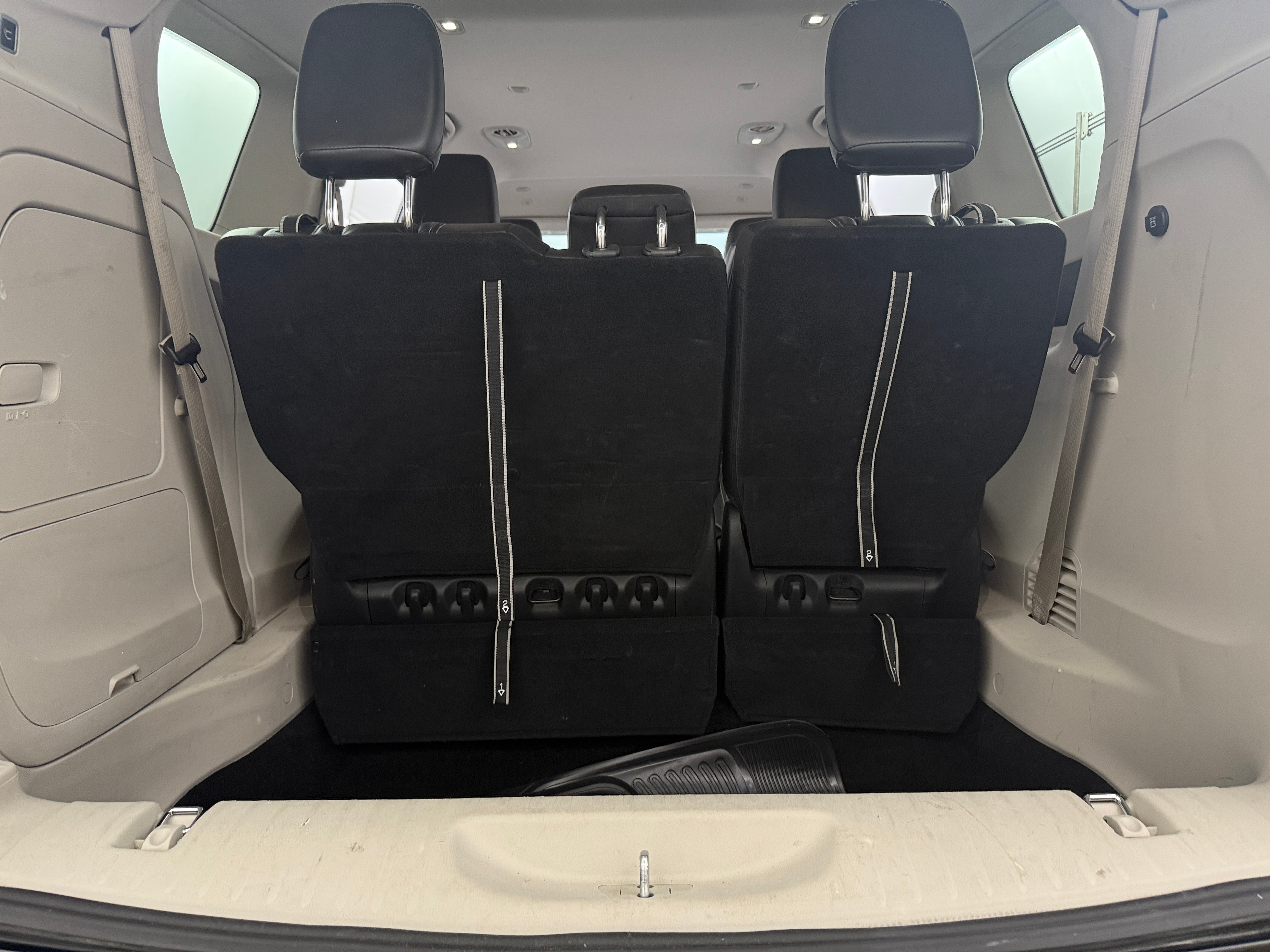2023 Chrysler Pacifica Hybrid Touring L 6