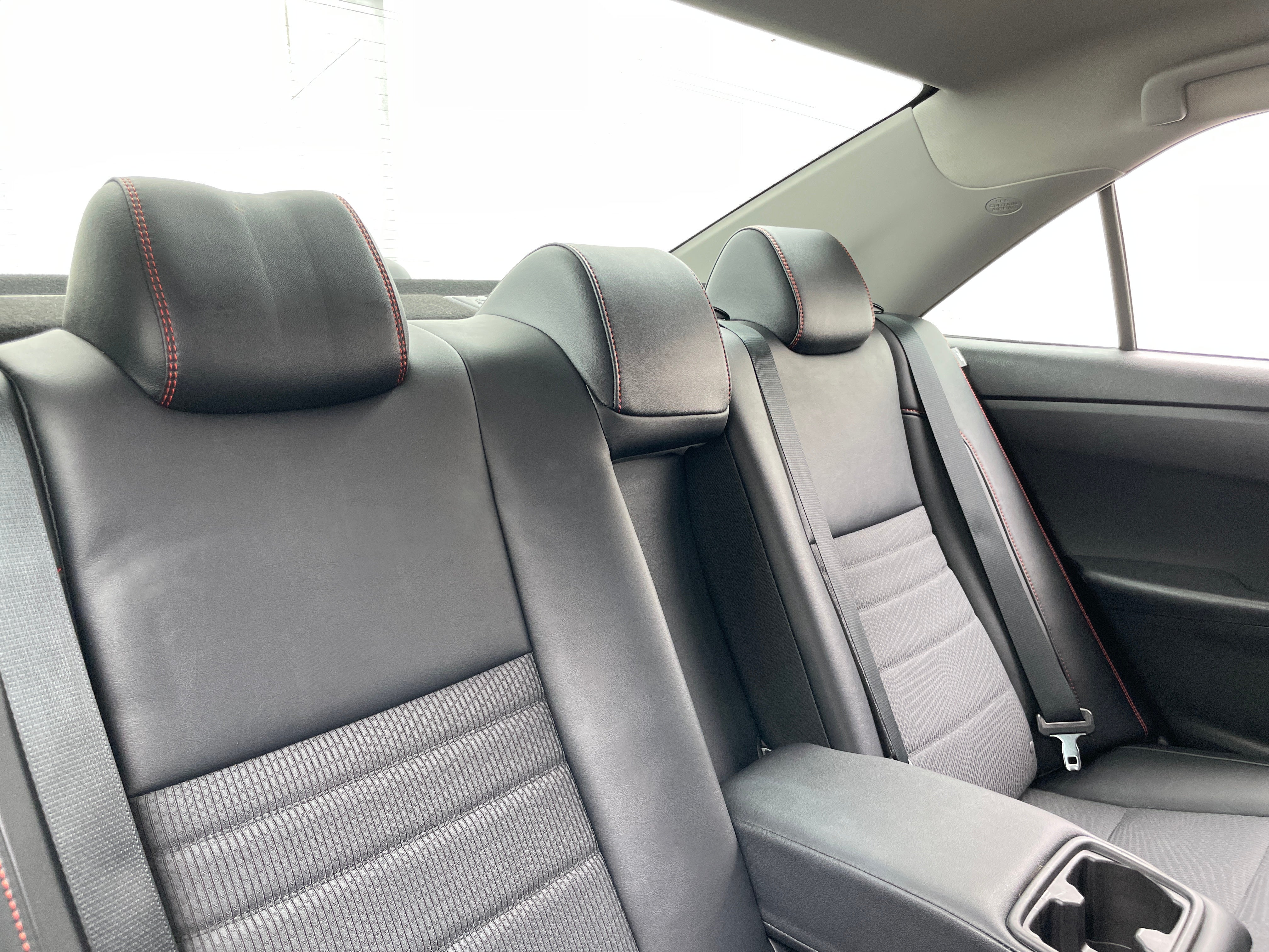 2016 Toyota Camry SE 6
