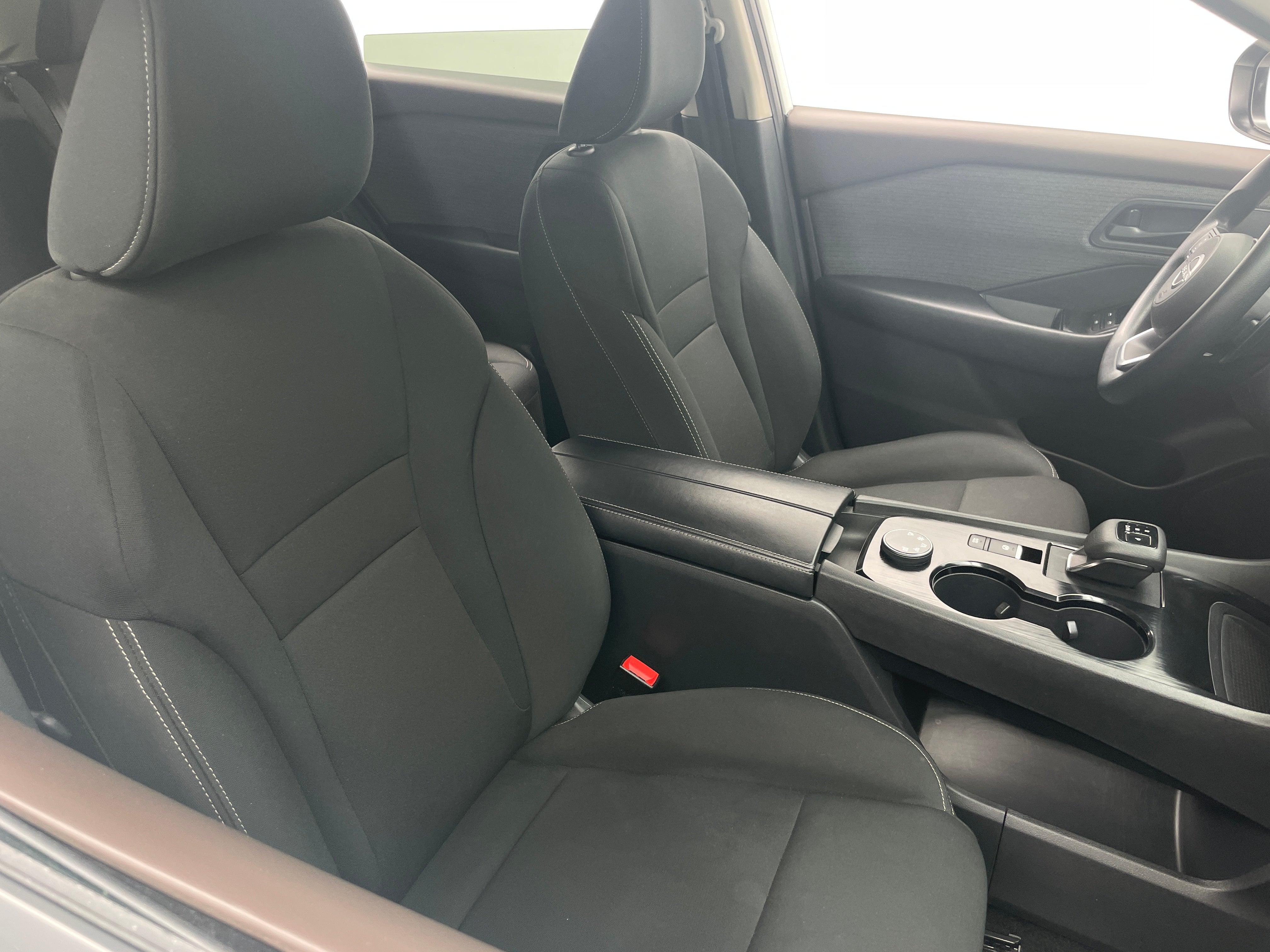 2023 Nissan Rogue S 2