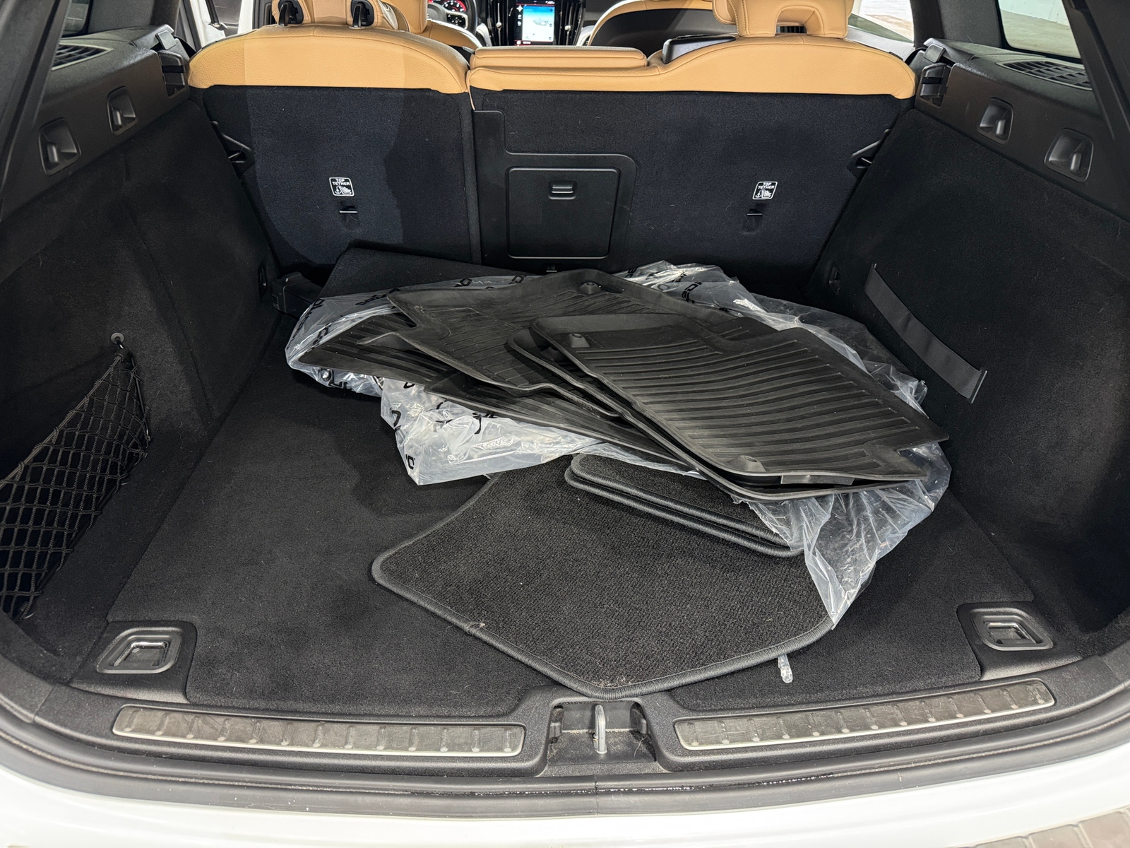 Thumbnail: 2020 Volvo V60 - 6