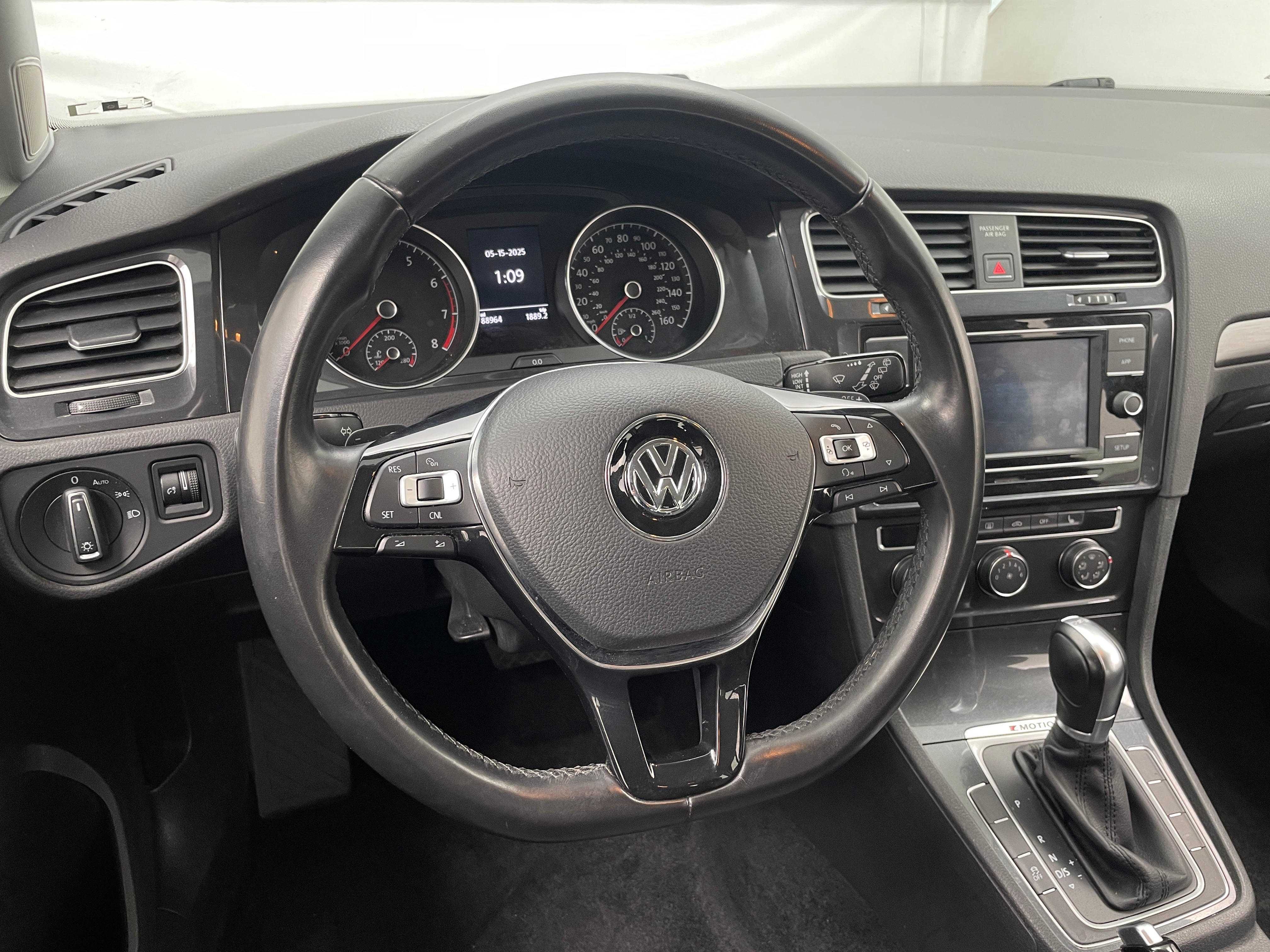 2018 Volkswagen e-Golf  5