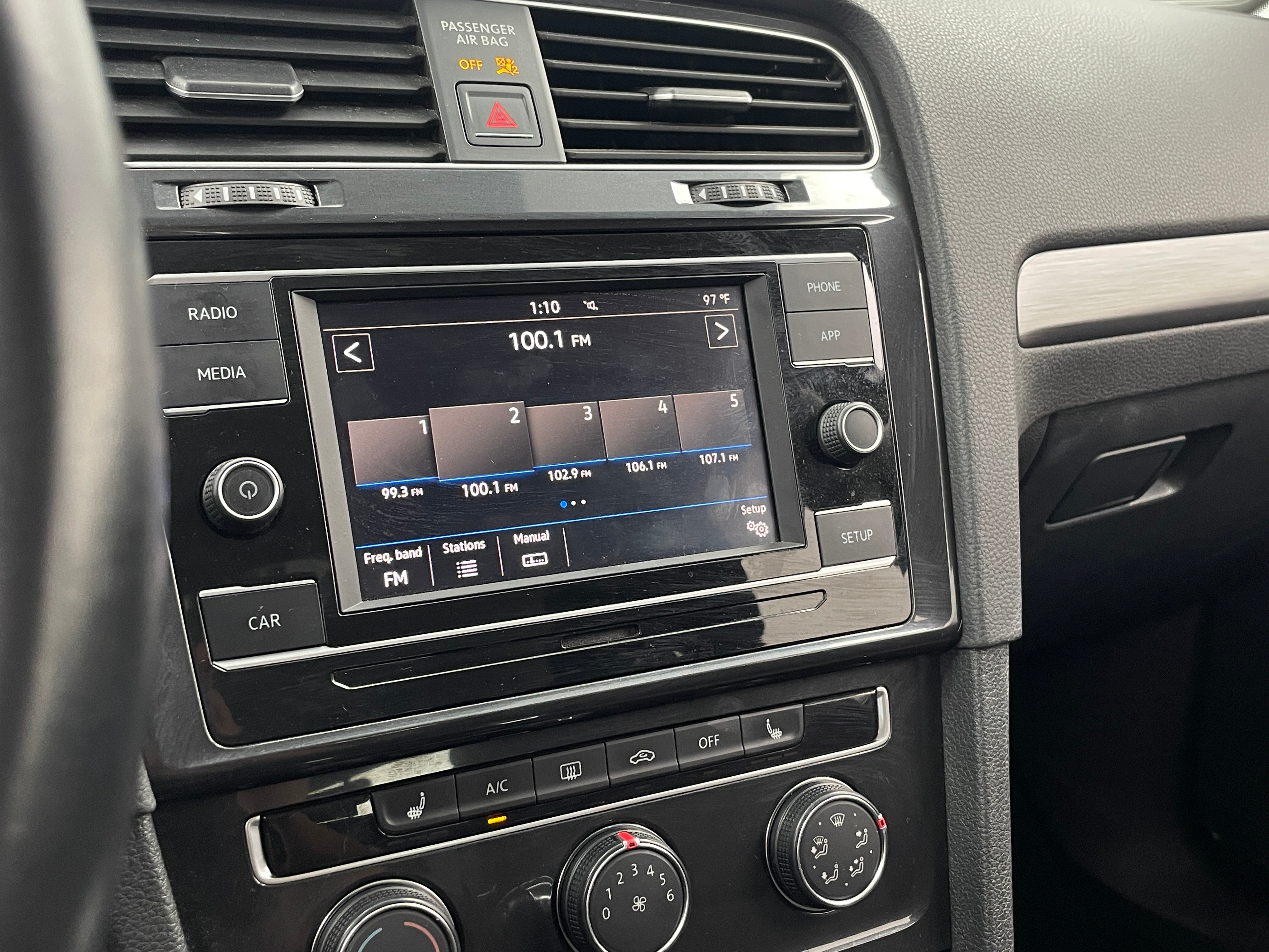 2018 Volkswagen e-Golf  4