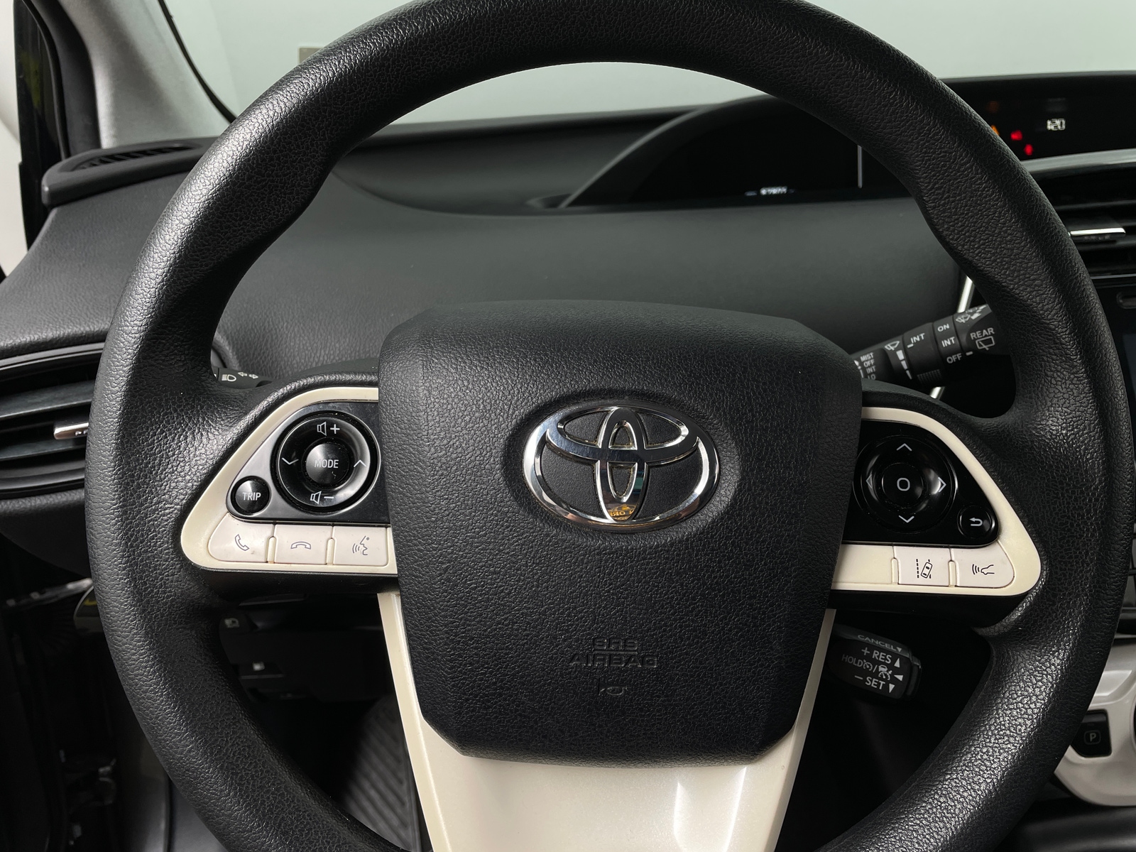 Thumbnail: 2017 Toyota Prius - 5