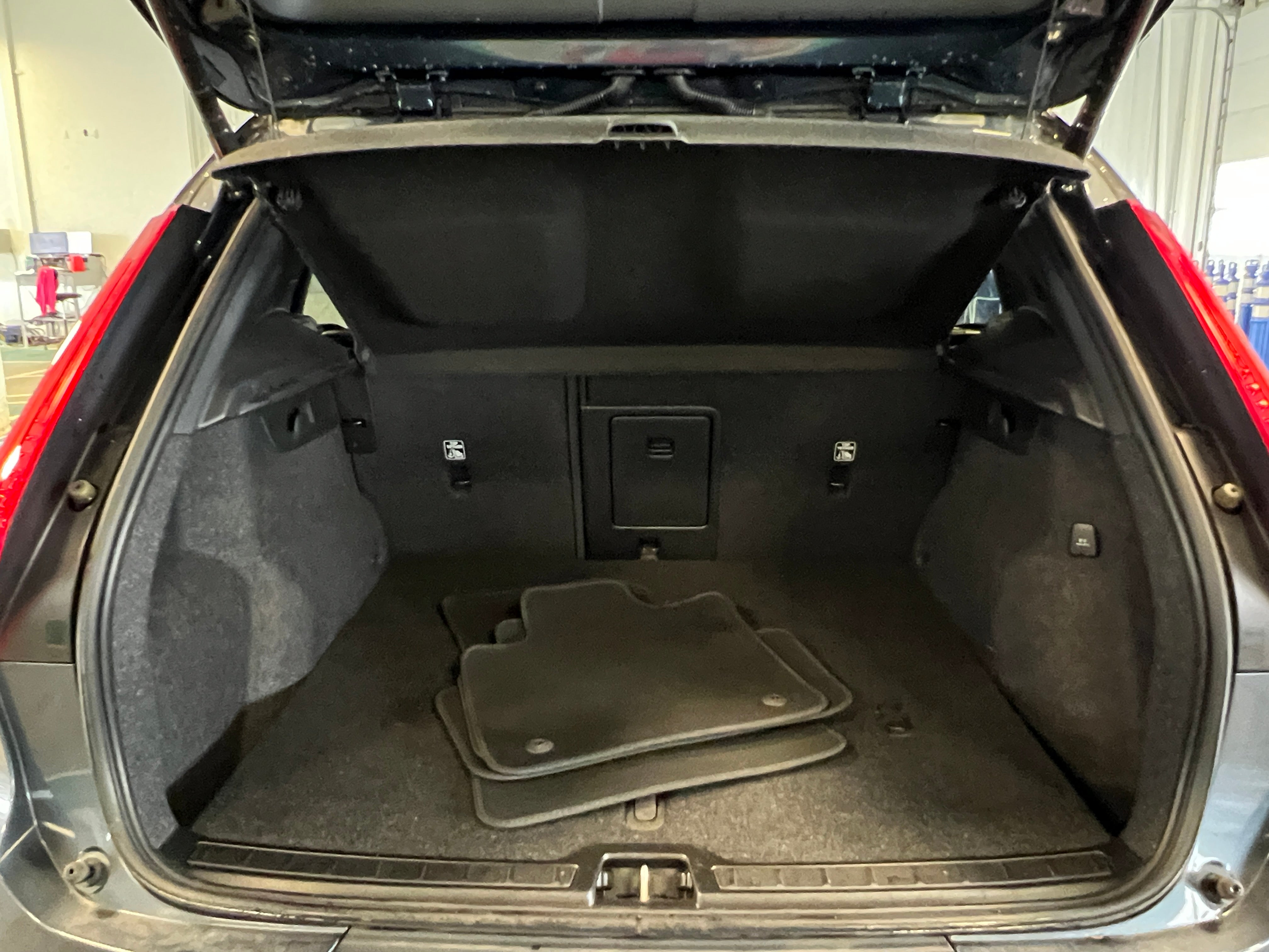 2022 Volvo XC40 Recharge Plus 6