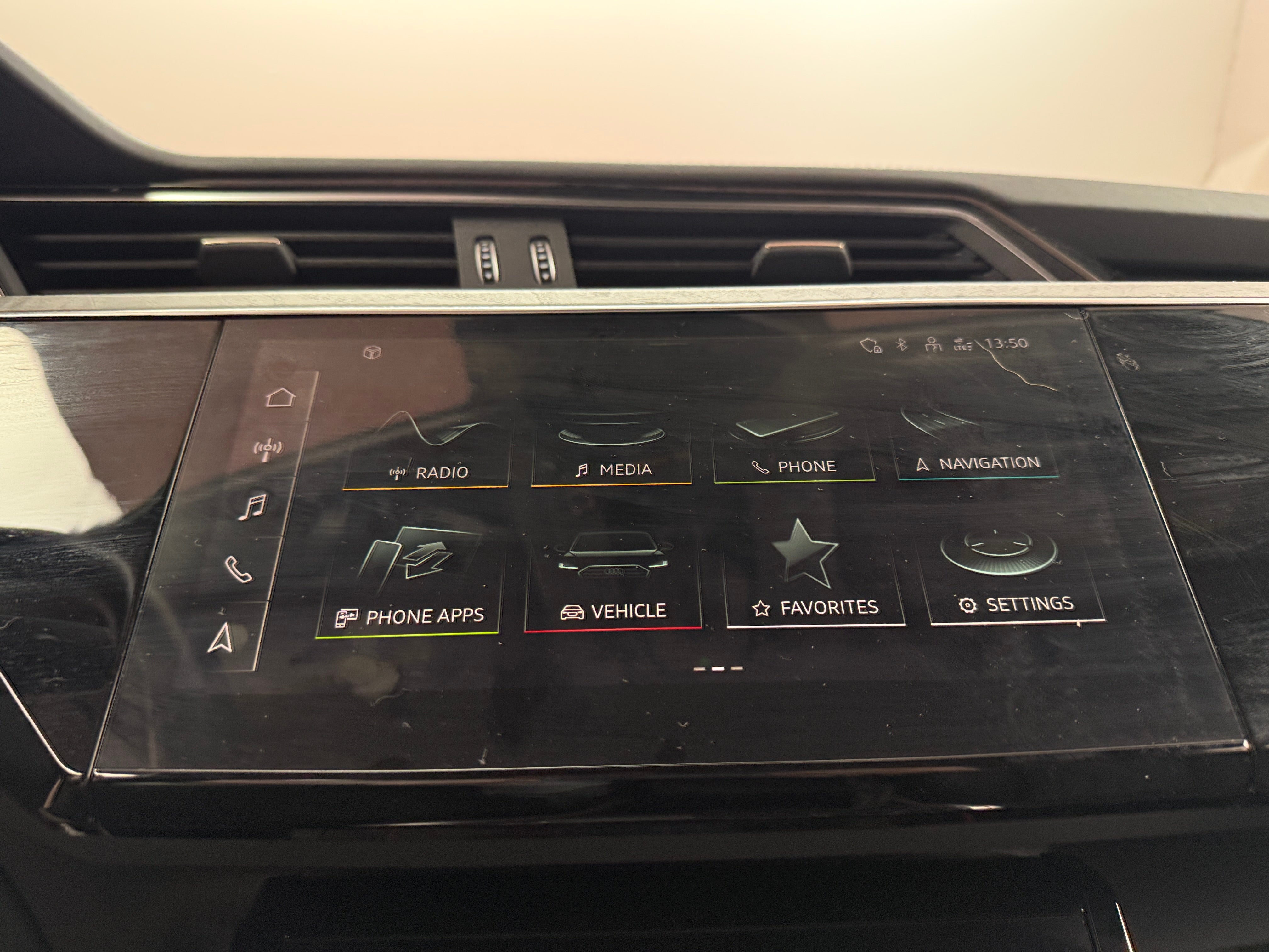 2021 Audi e-tron S Prestige 3
