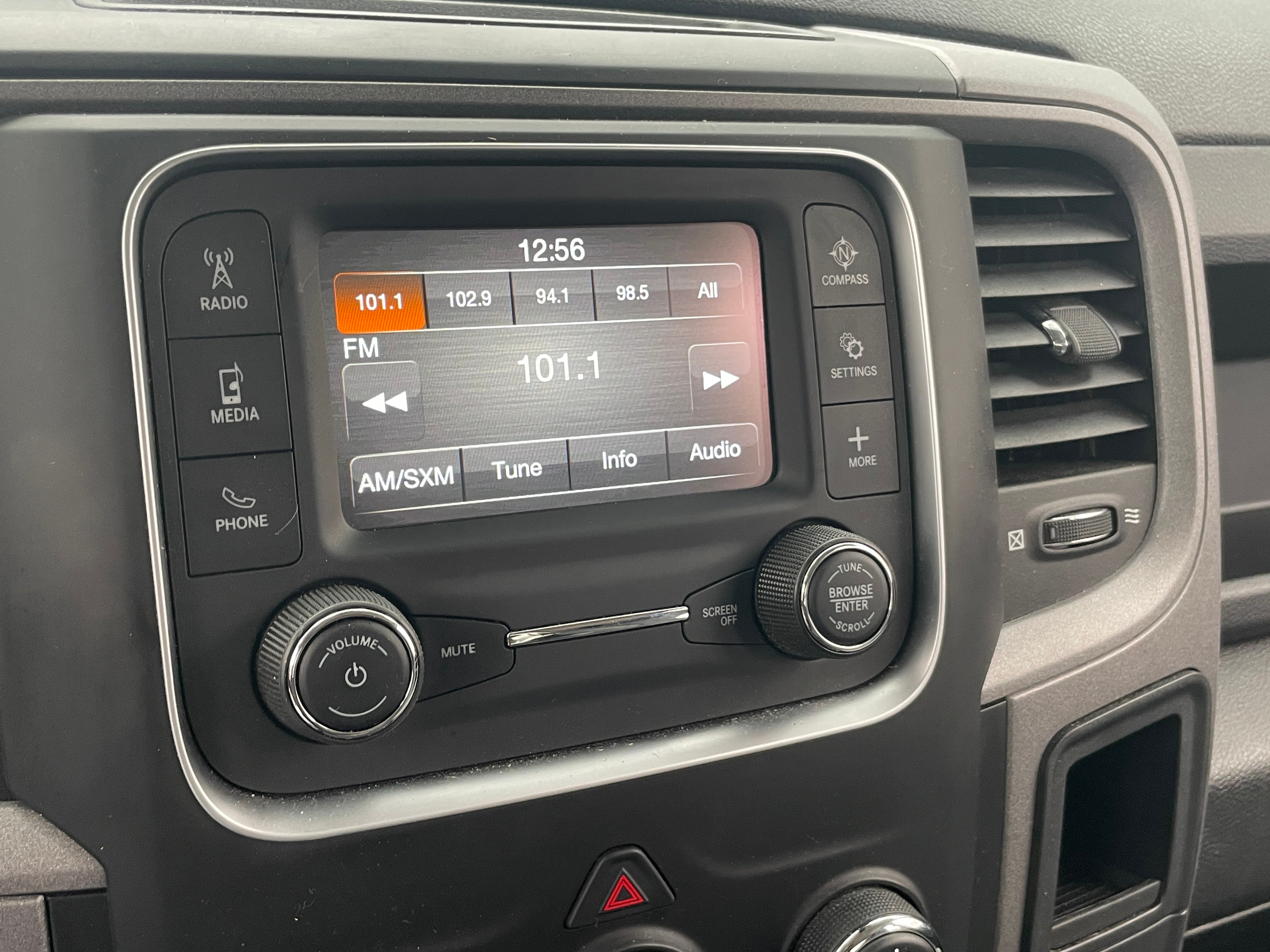 2021 RAM 1500 Classic Tradesman 4