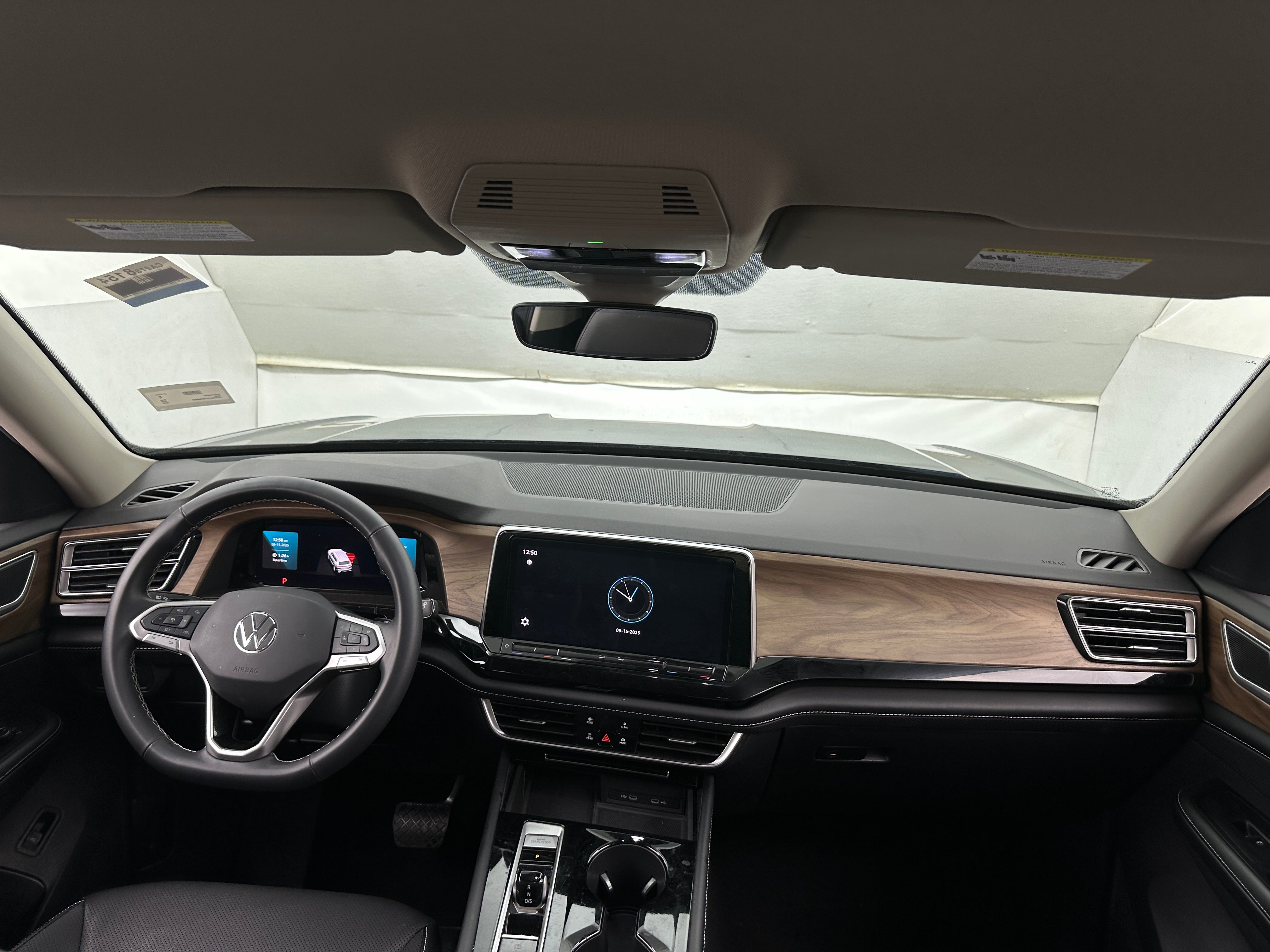 2024 Volkswagen Atlas SE 2