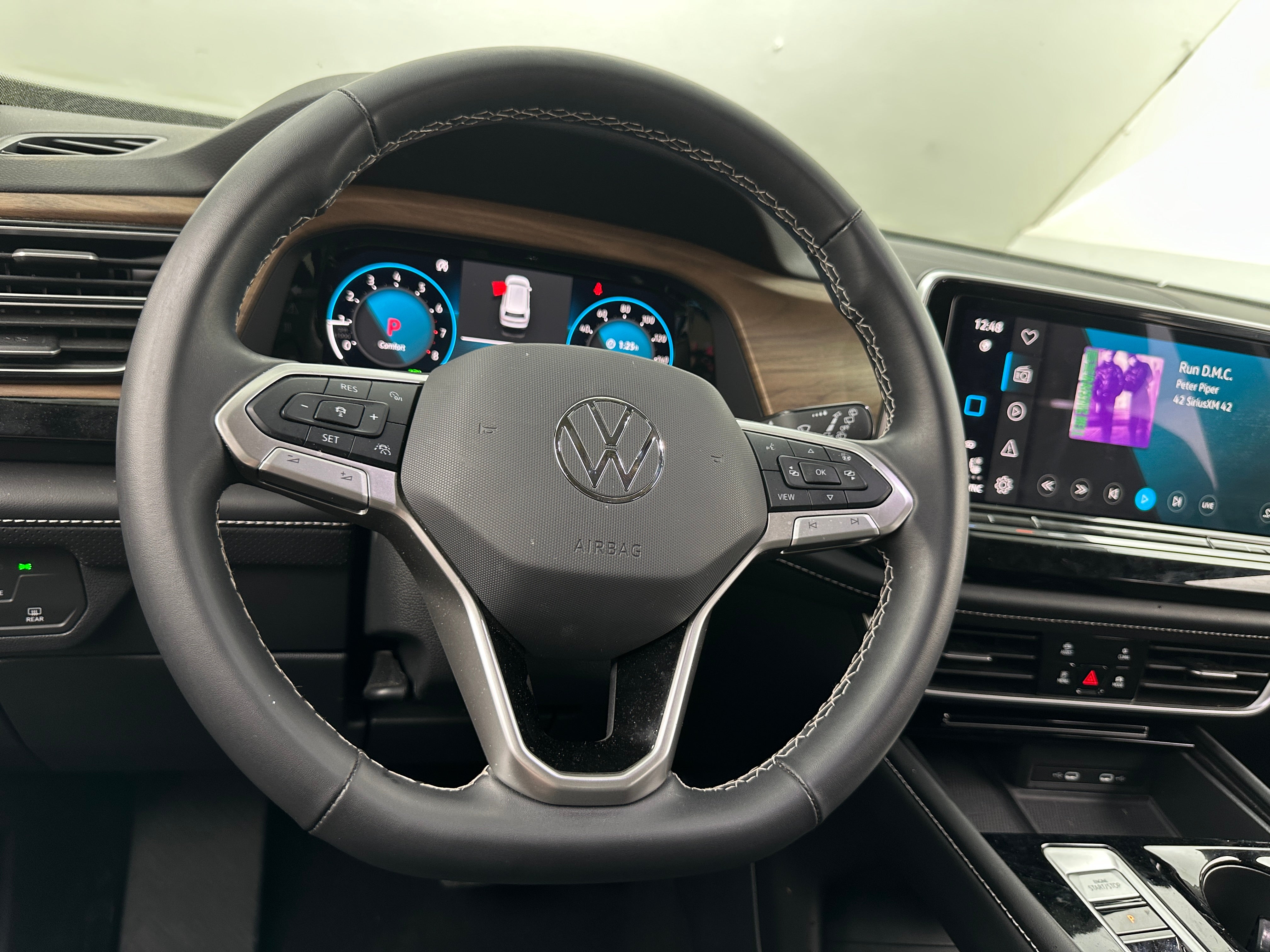 2024 Volkswagen Atlas SE 4