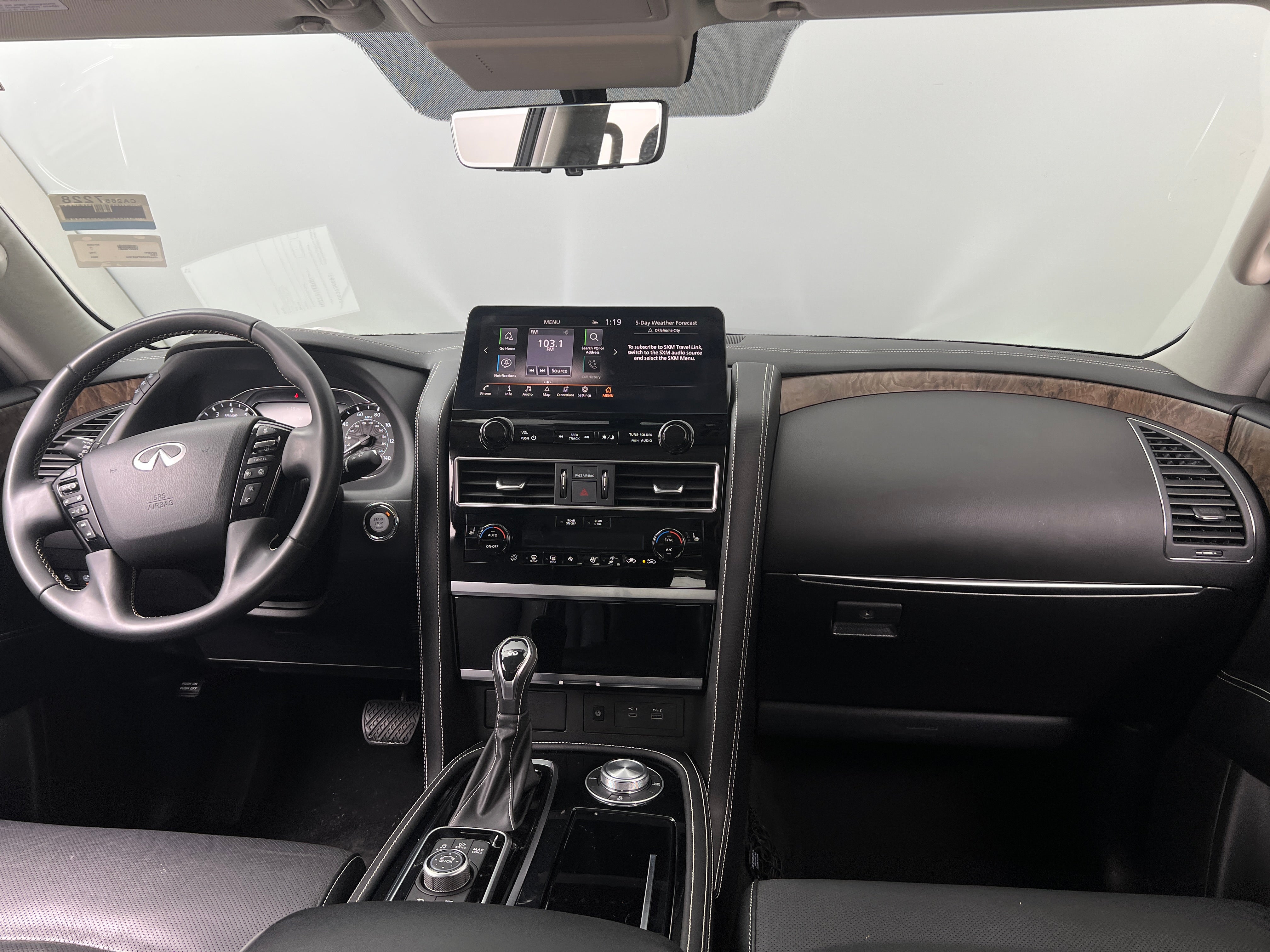 2023 INFINITI QX80 Premium Select 2