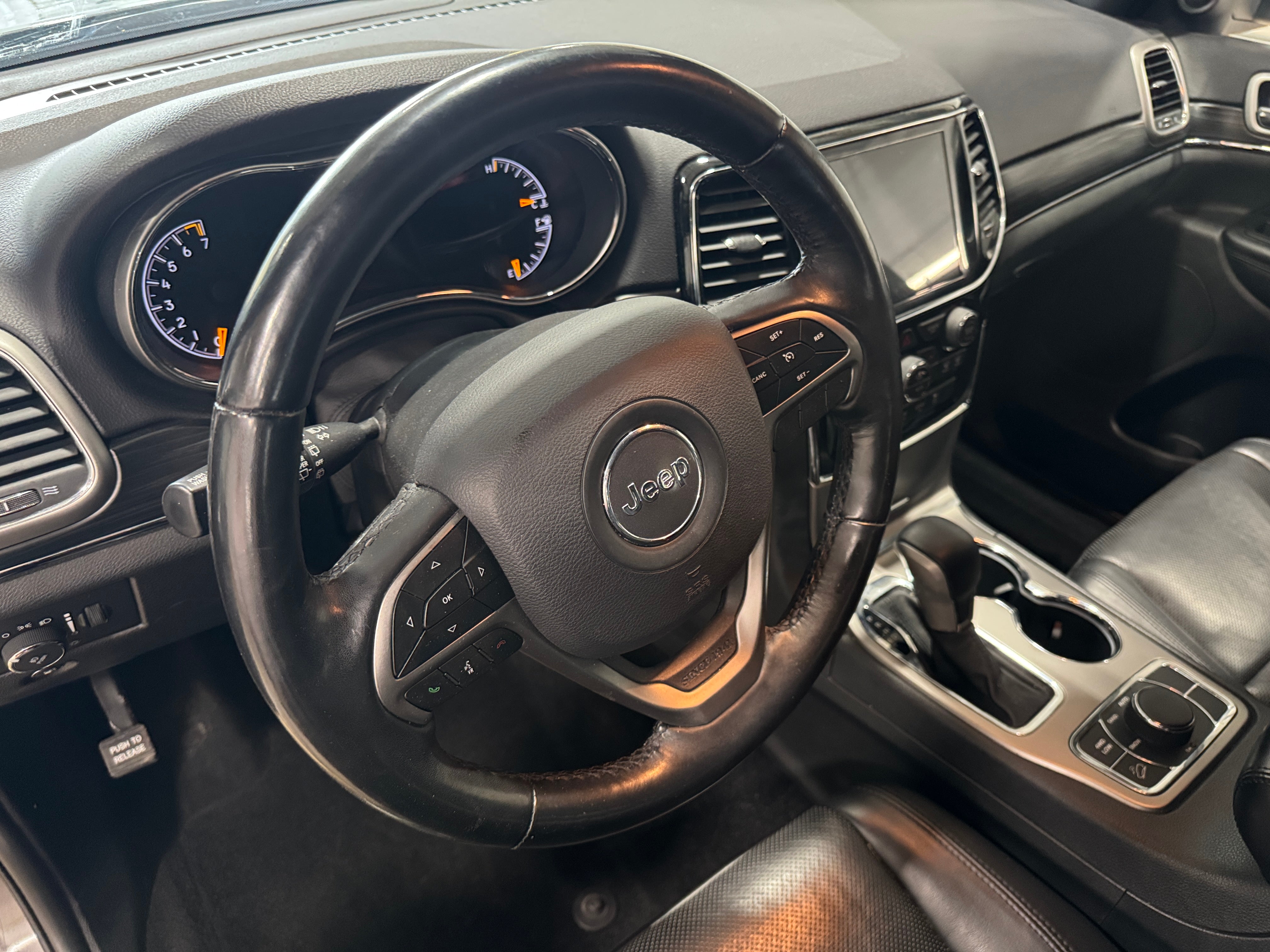2019 Jeep Grand Cherokee Limited Edition 2