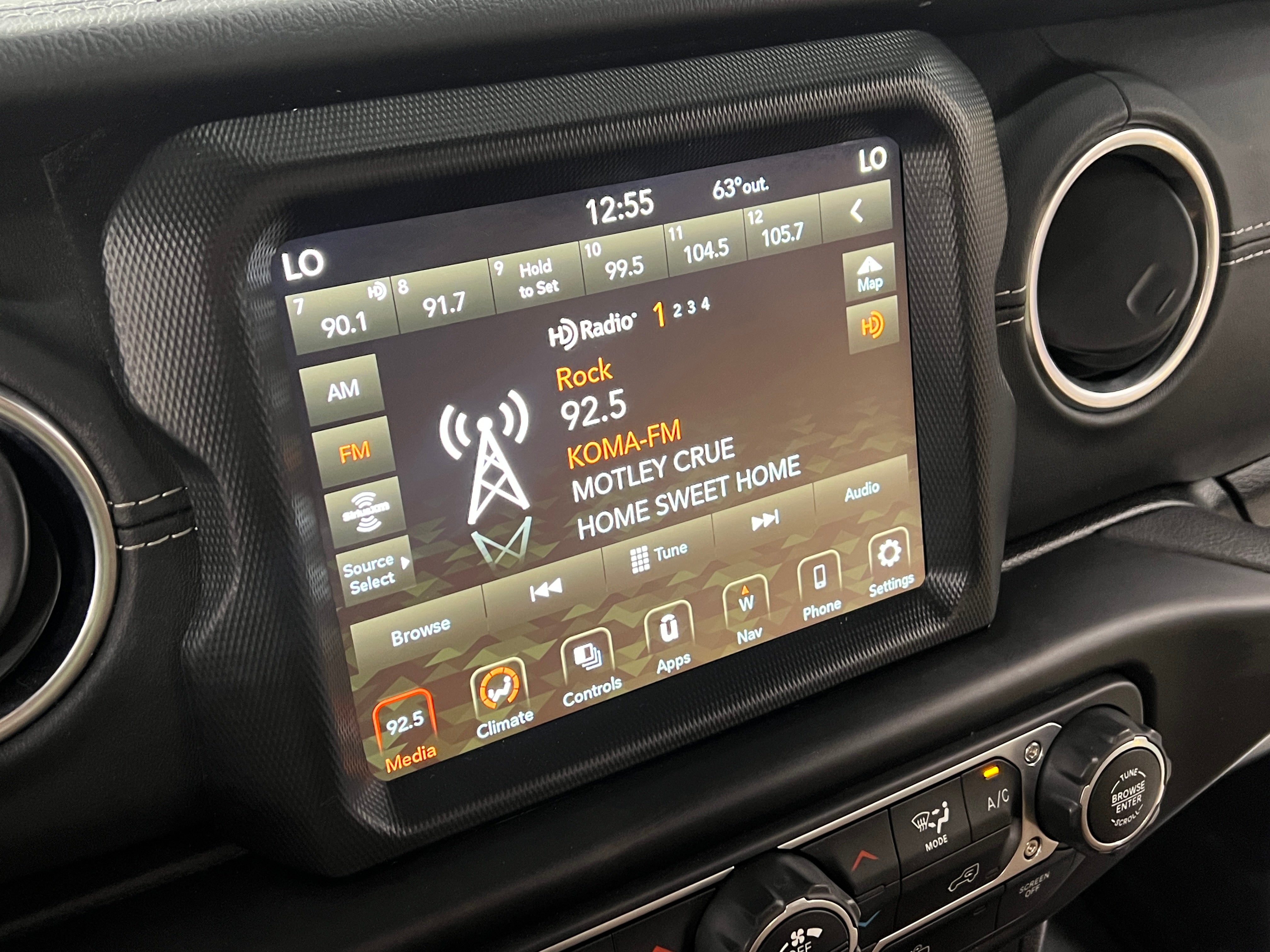 2022 Jeep Wrangler Unlimited Sahara 4xe 3
