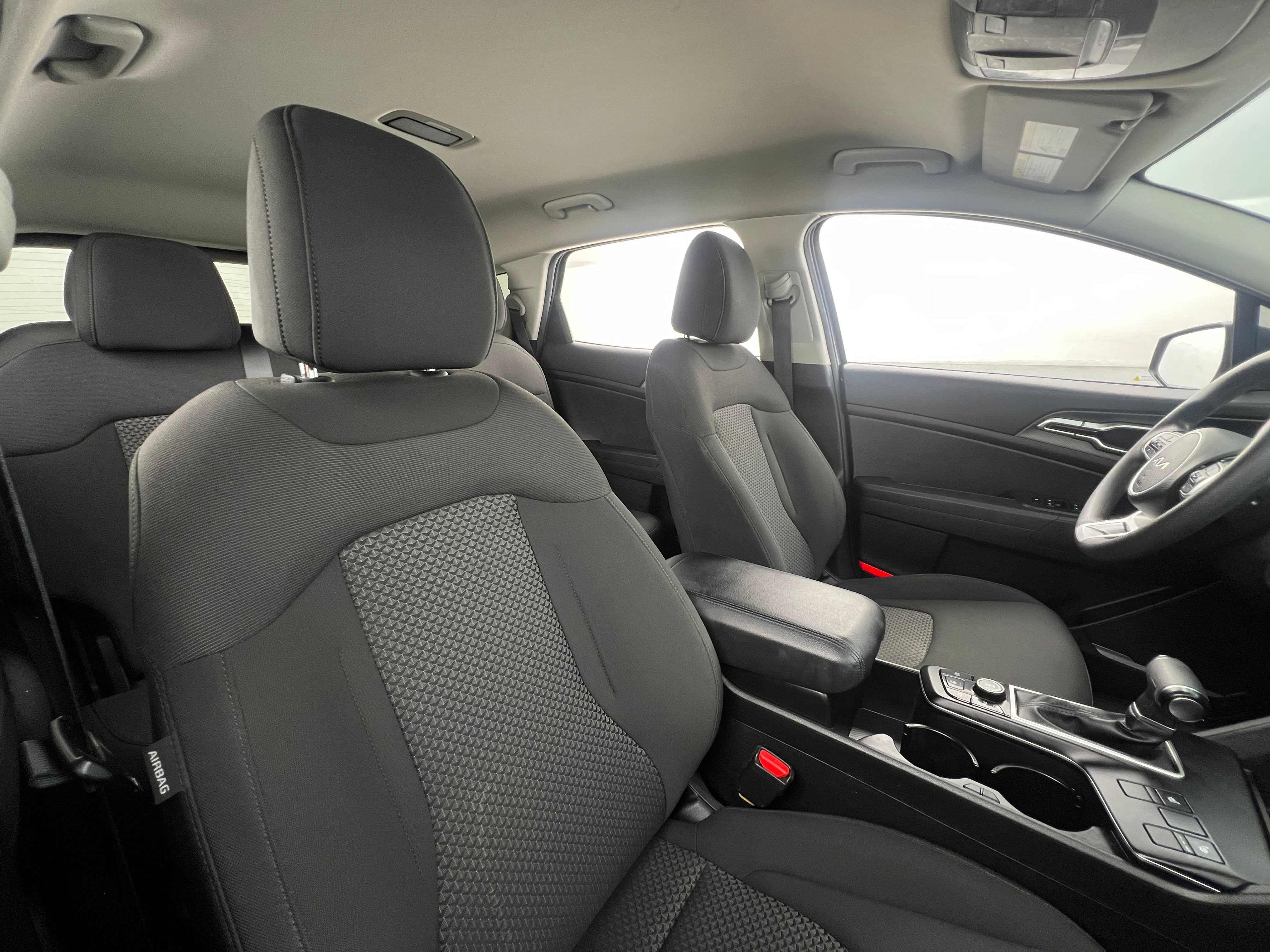 2023 Kia Sportage LX 2