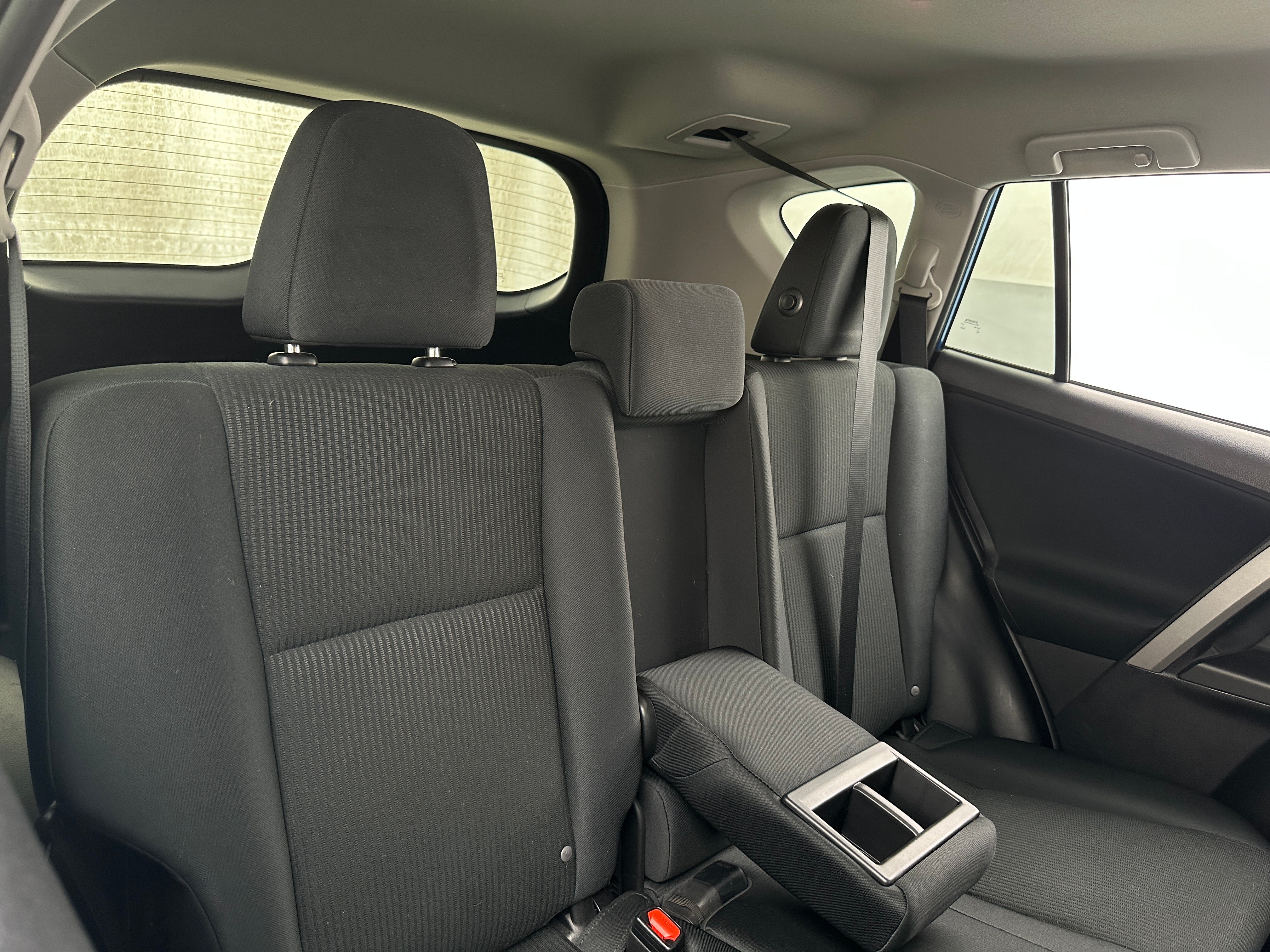 2017 Toyota RAV4 LE 6