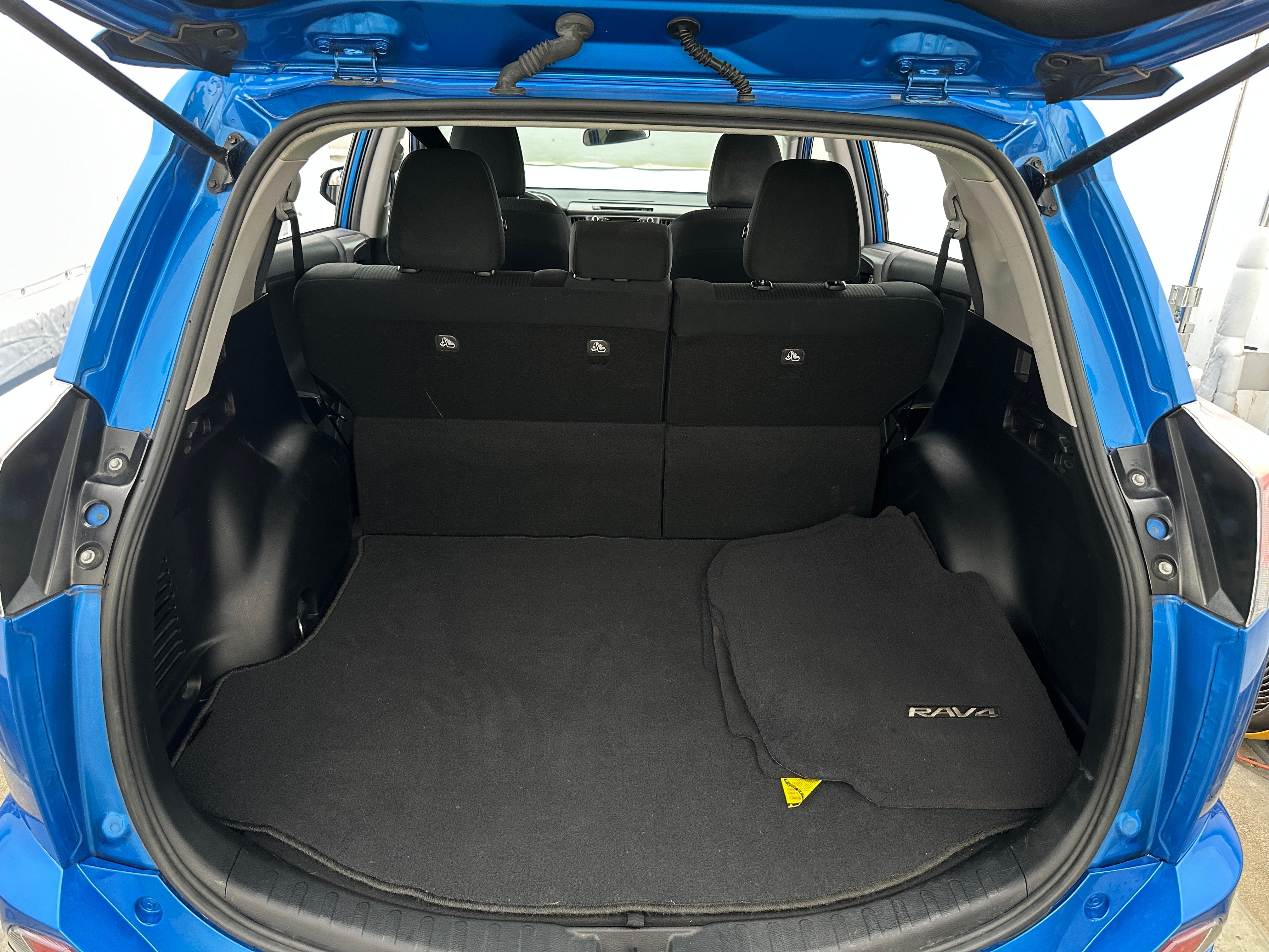 2017 Toyota RAV4 LE 7