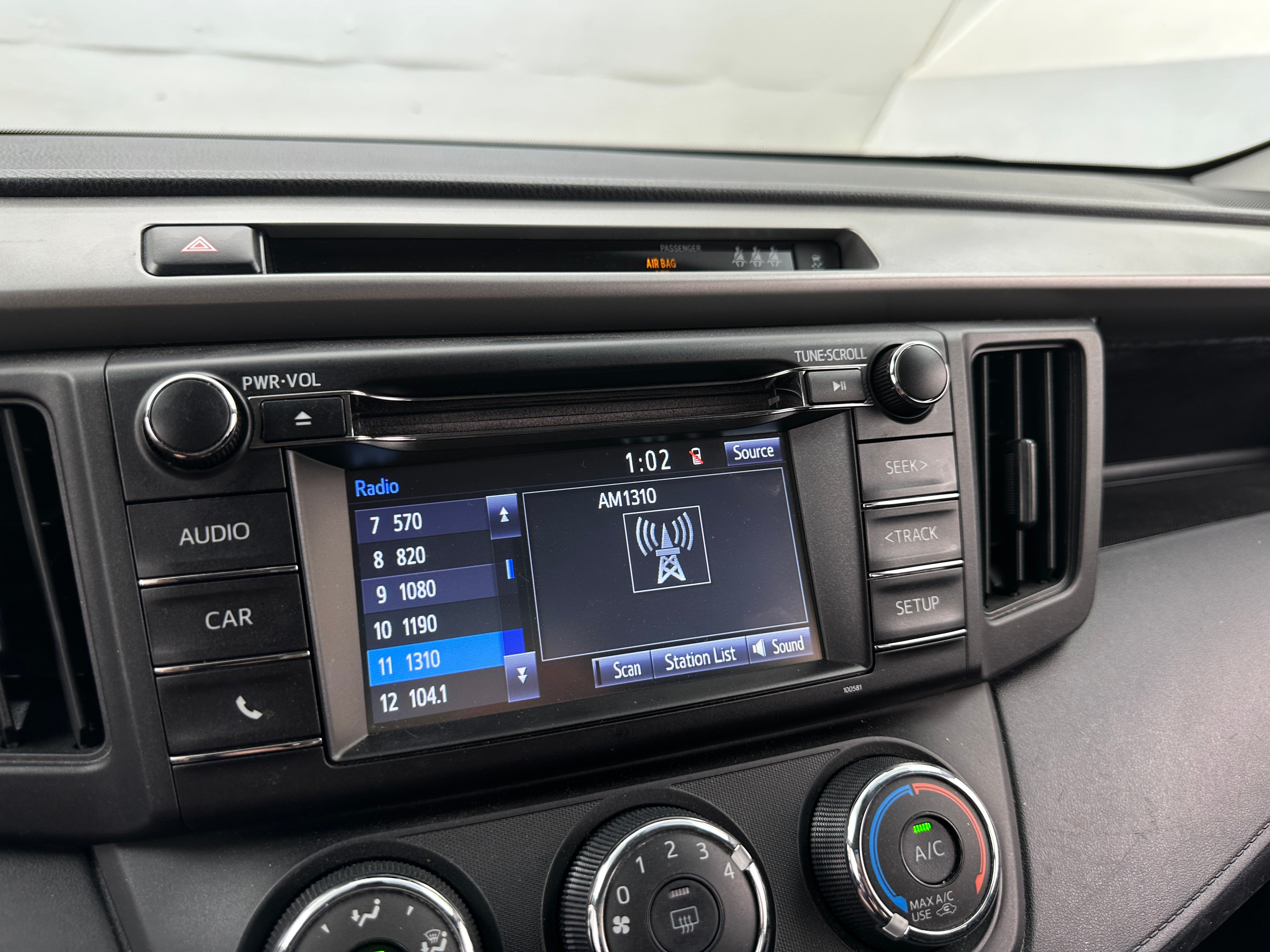 2017 Toyota RAV4 LE 4