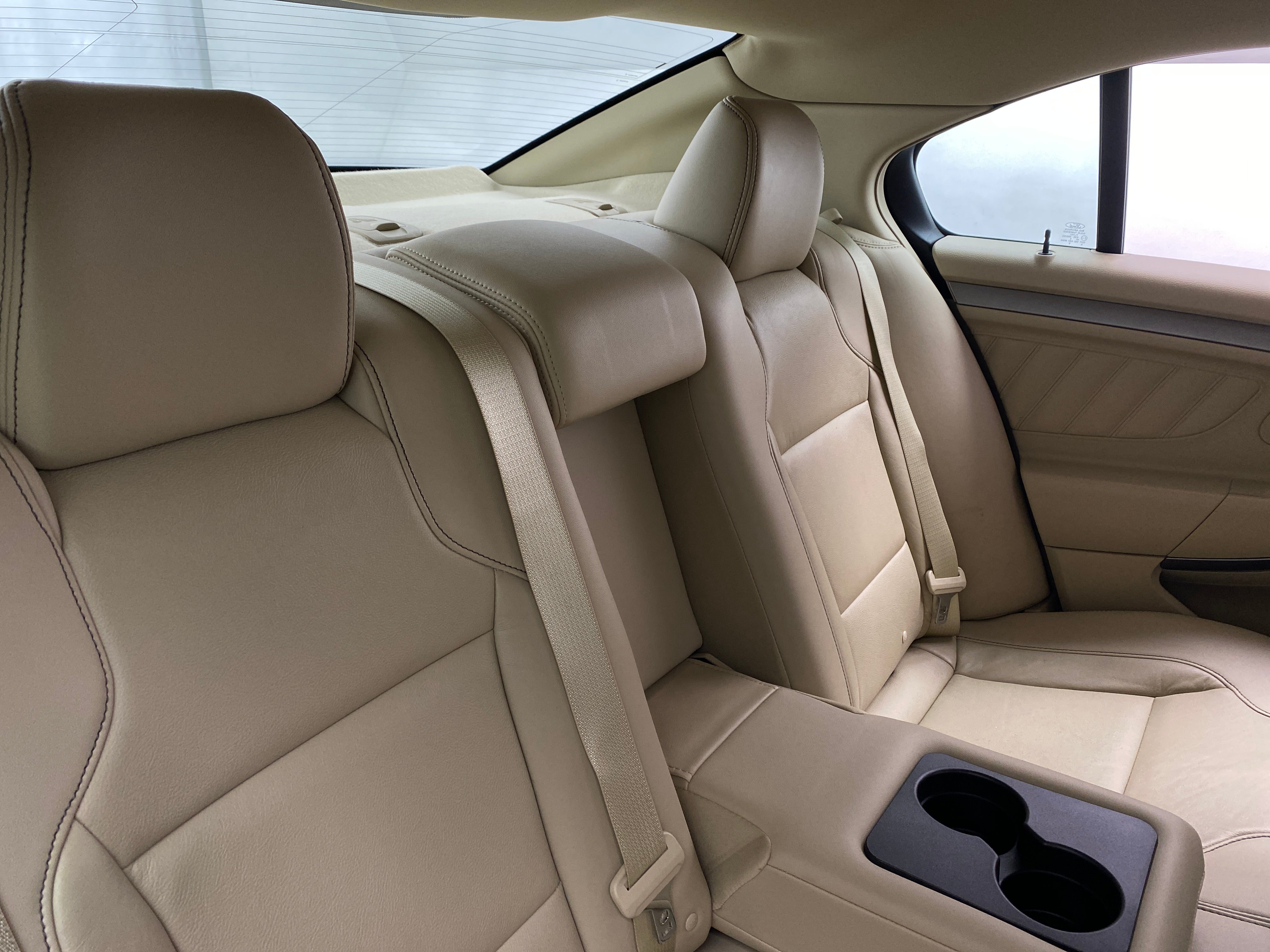 2016 Ford Taurus SEL 6