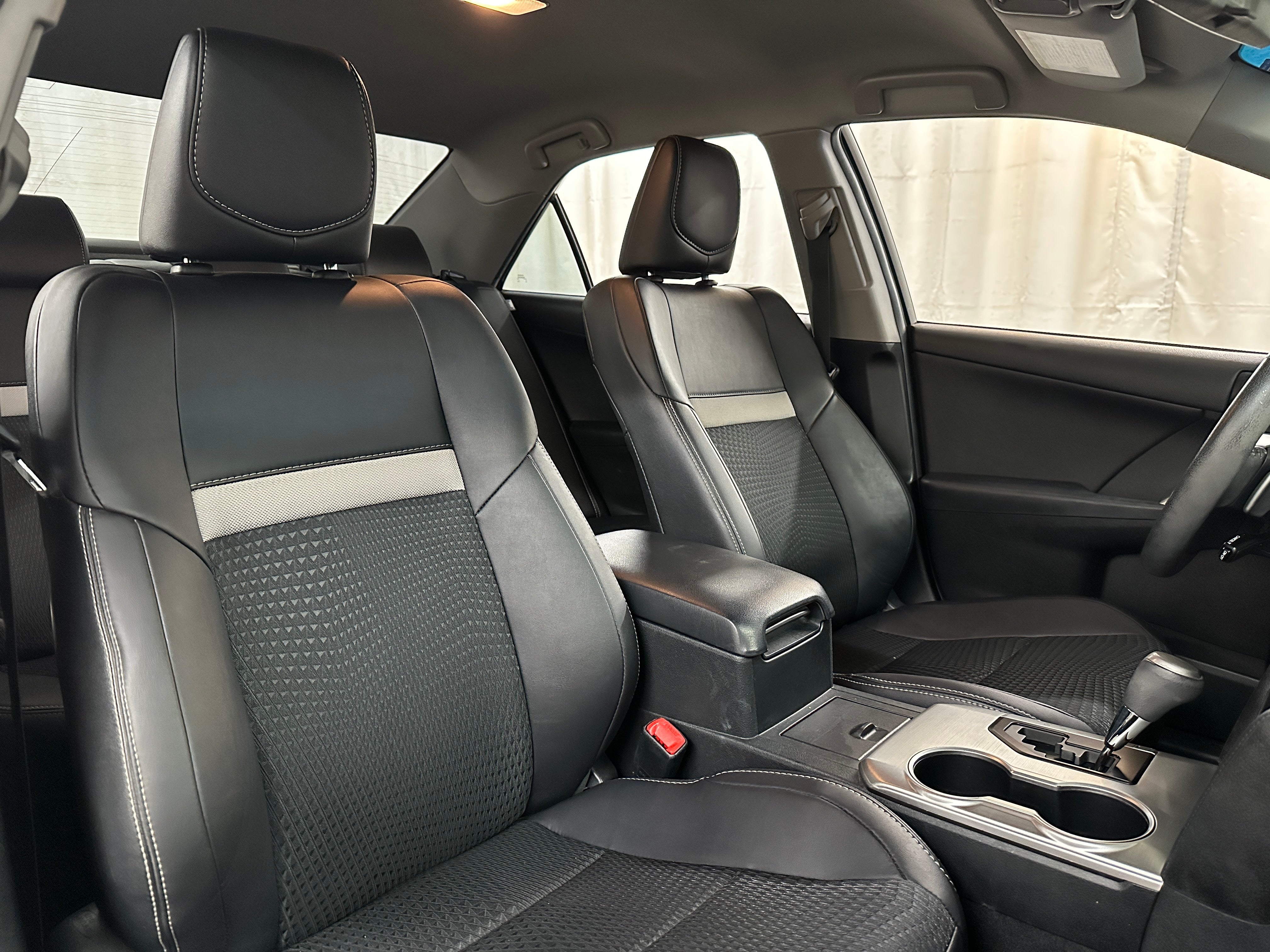 2013 Toyota Camry SE 2