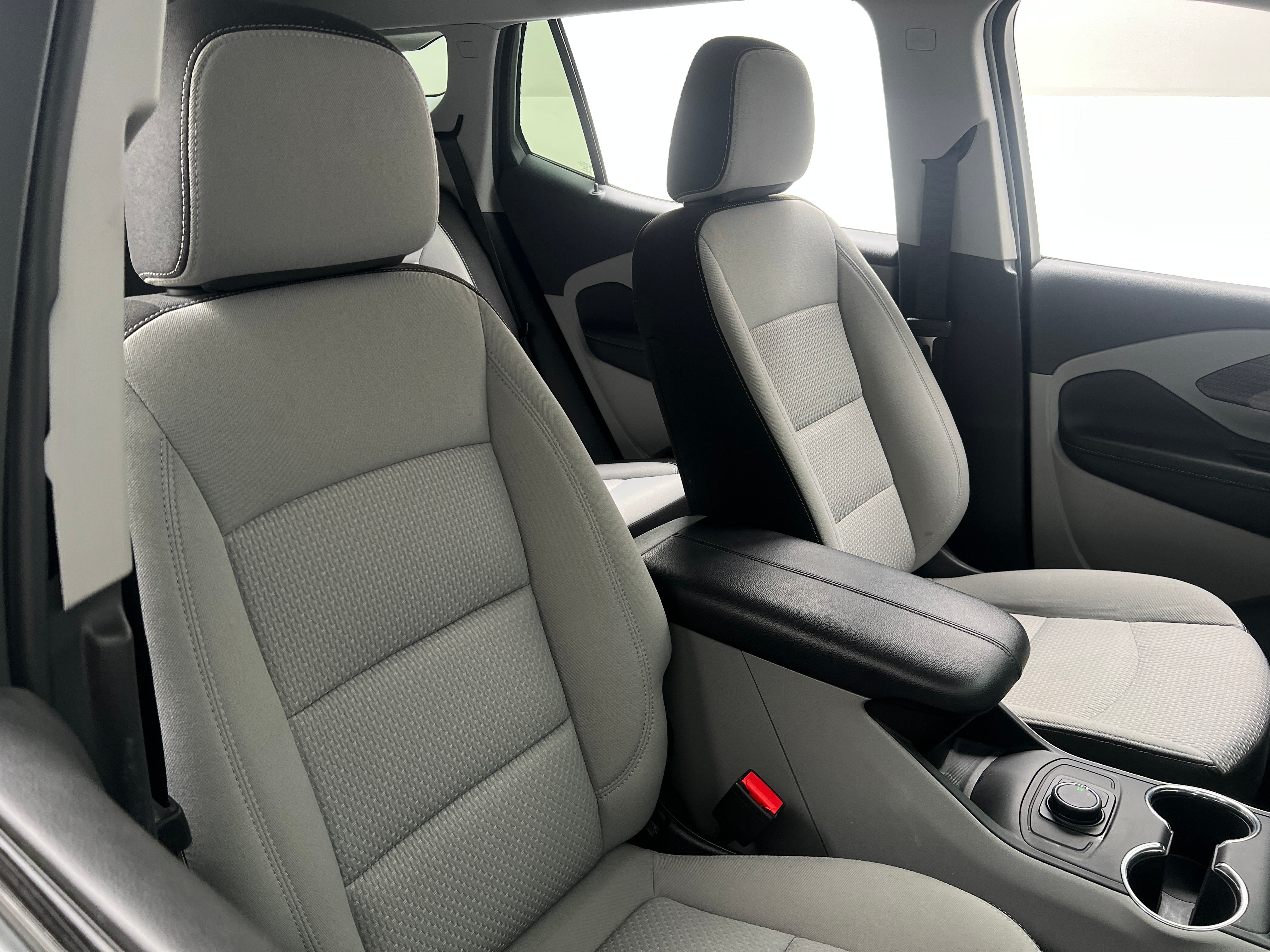 2024 GMC Terrain SLE 2