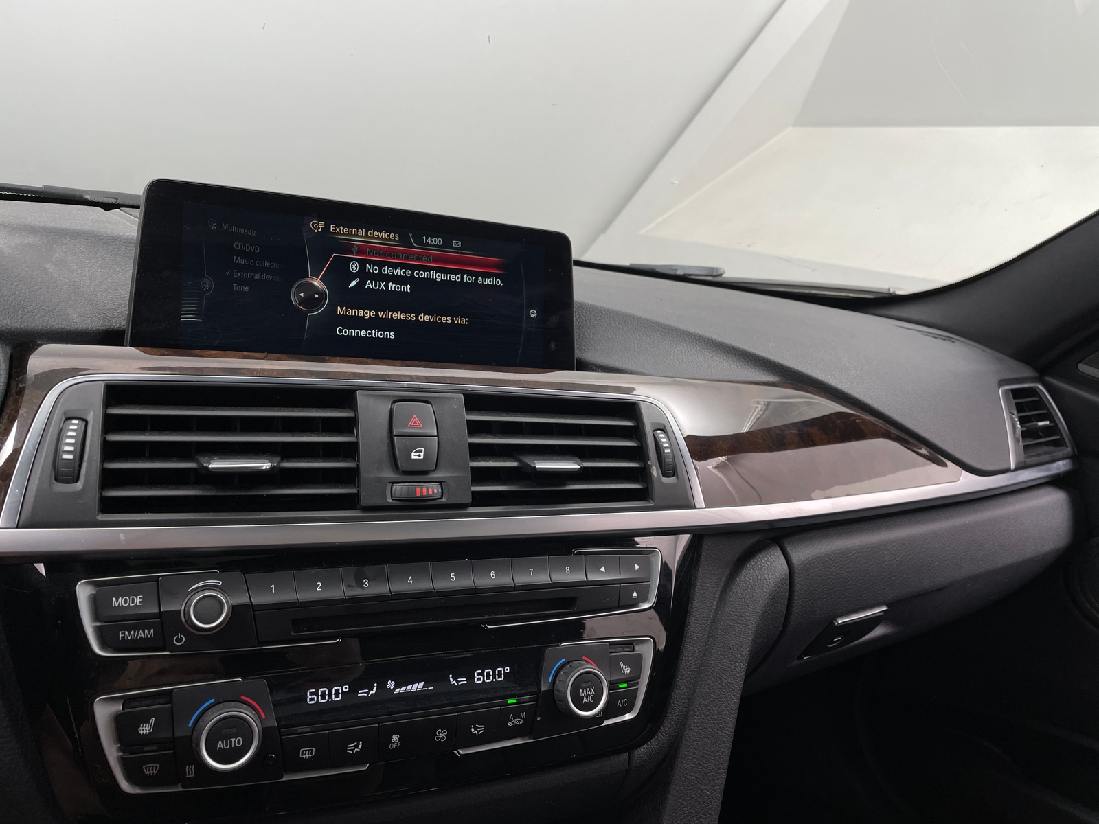 Thumbnail: 2016 BMW 3 Series - 3