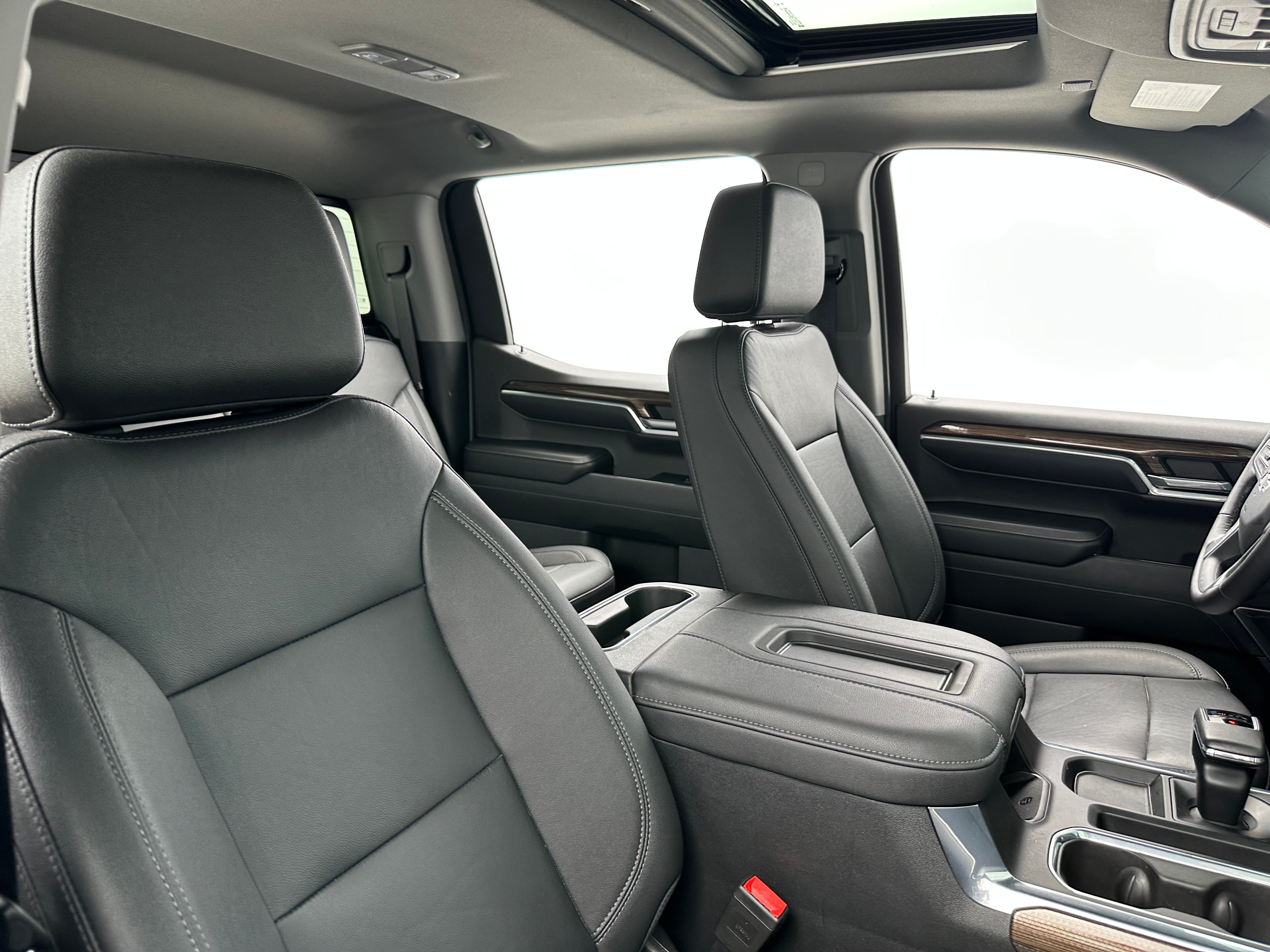 2022 Chevrolet Silverado 1500 RST 2