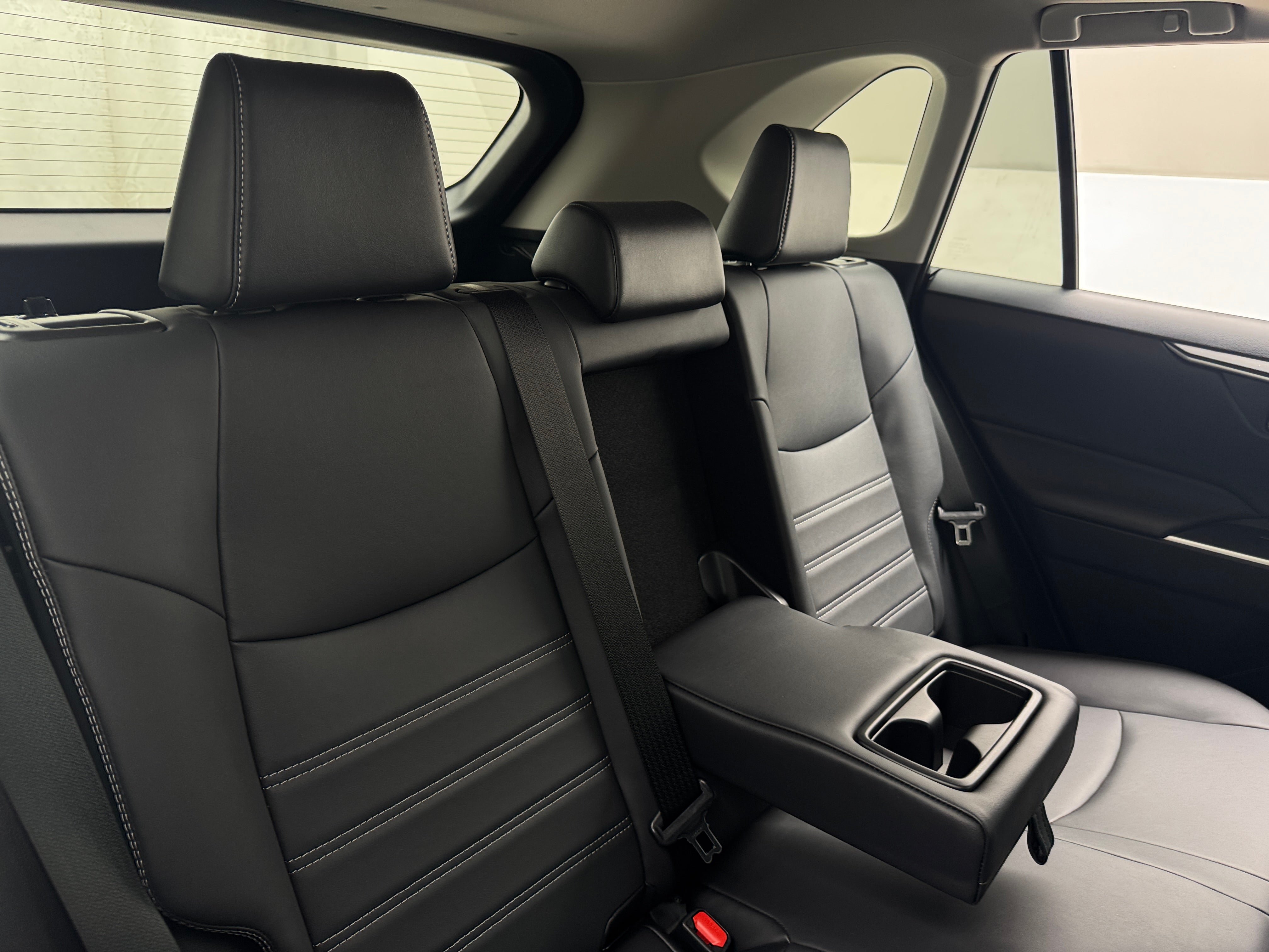 2022 Toyota RAV4 XLE Premium 5