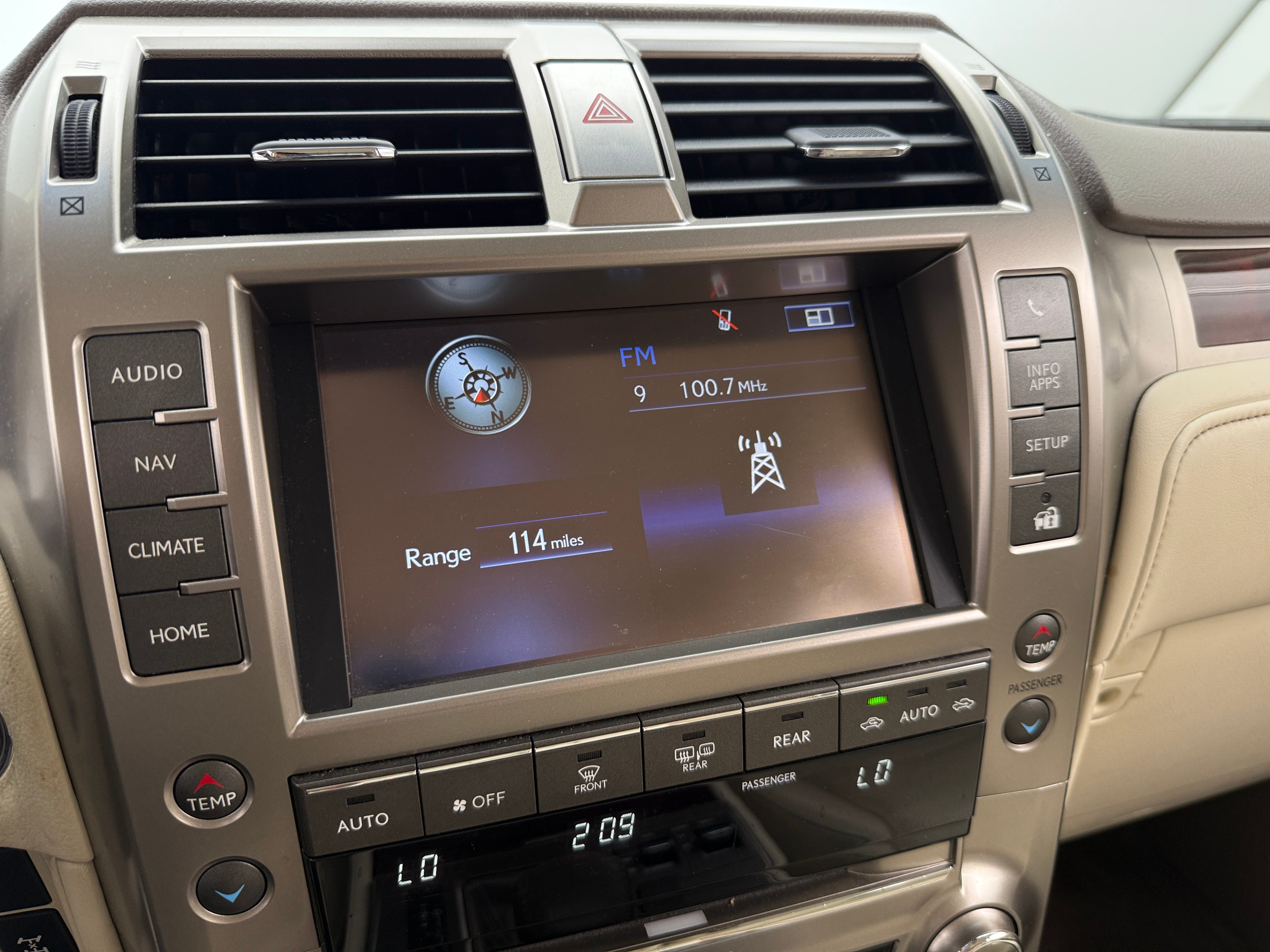 2016 Lexus GX 460 3