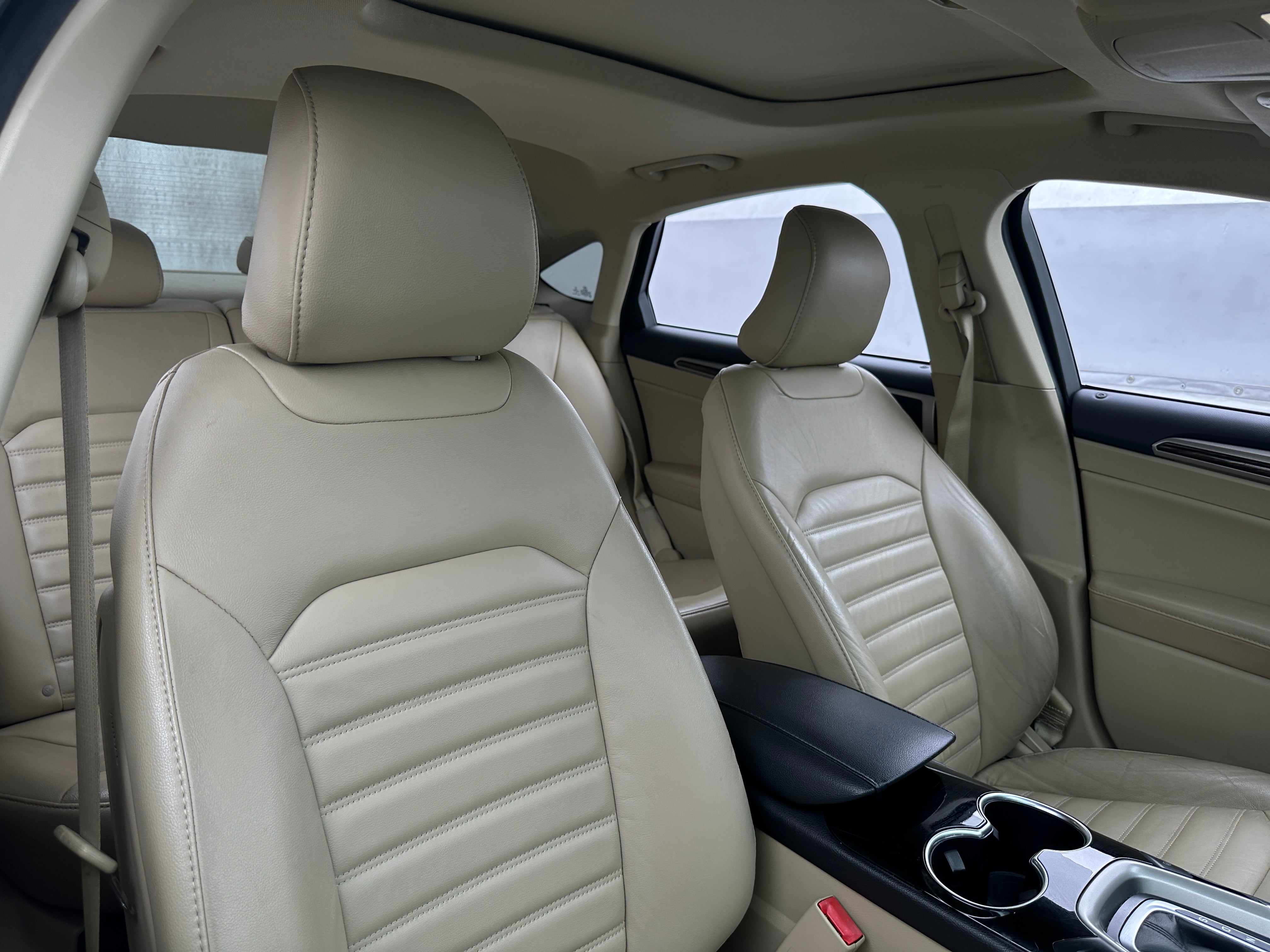 2016 Ford Fusion SE 2