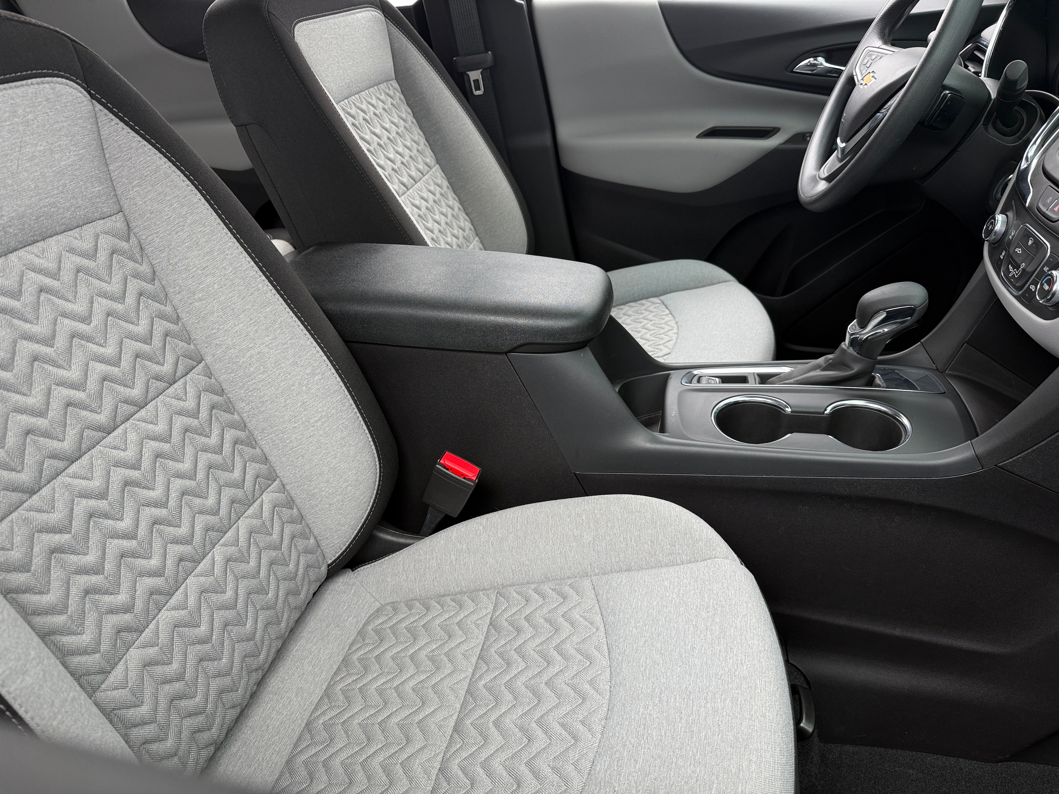 2024 Chevrolet Equinox LS 2