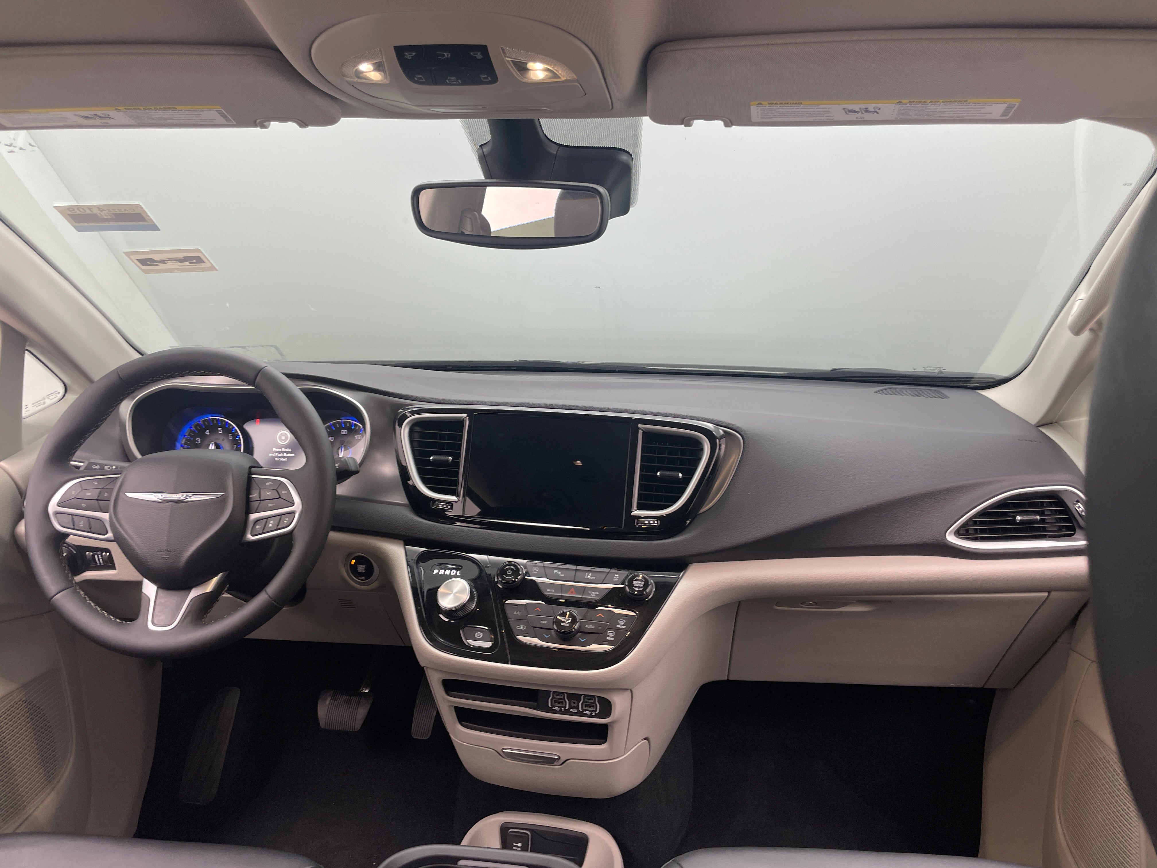 2024 Chrysler Pacifica Touring L 2