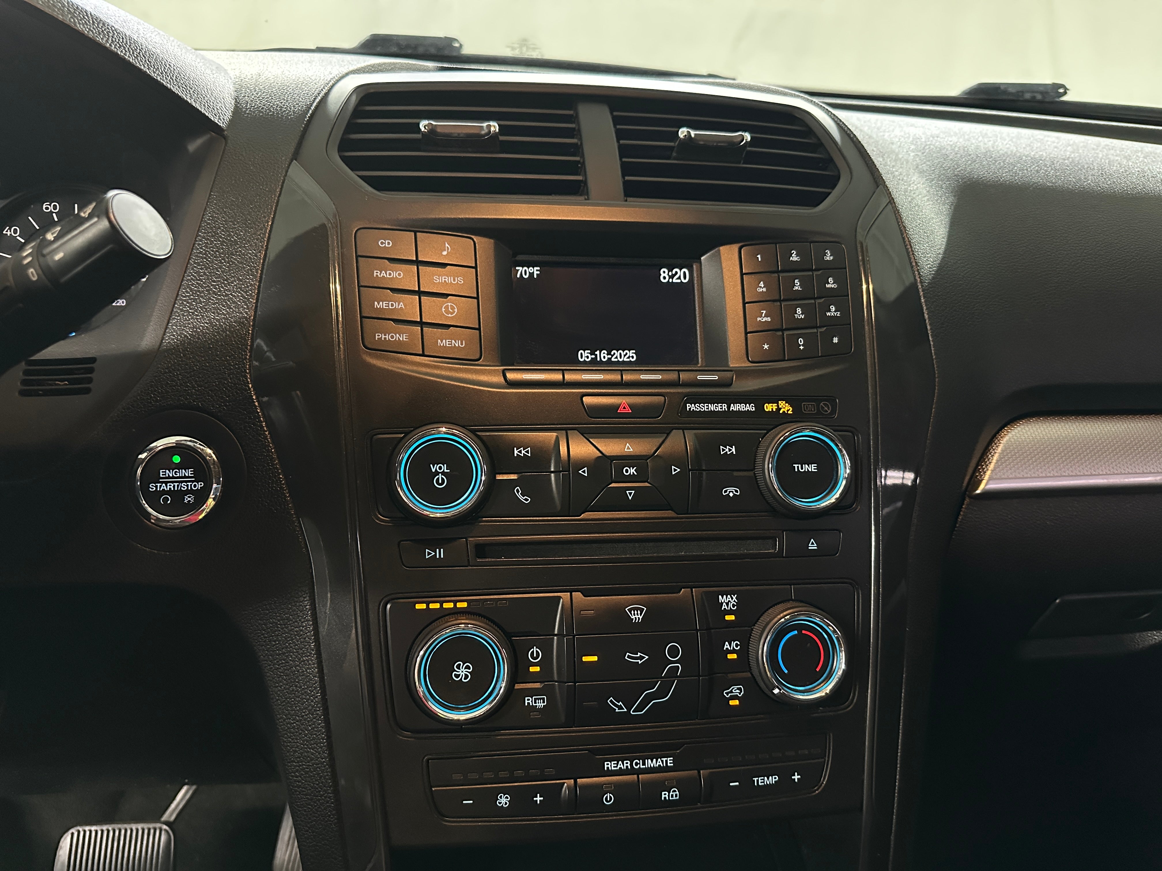 2017 Ford Explorer XLT 4
