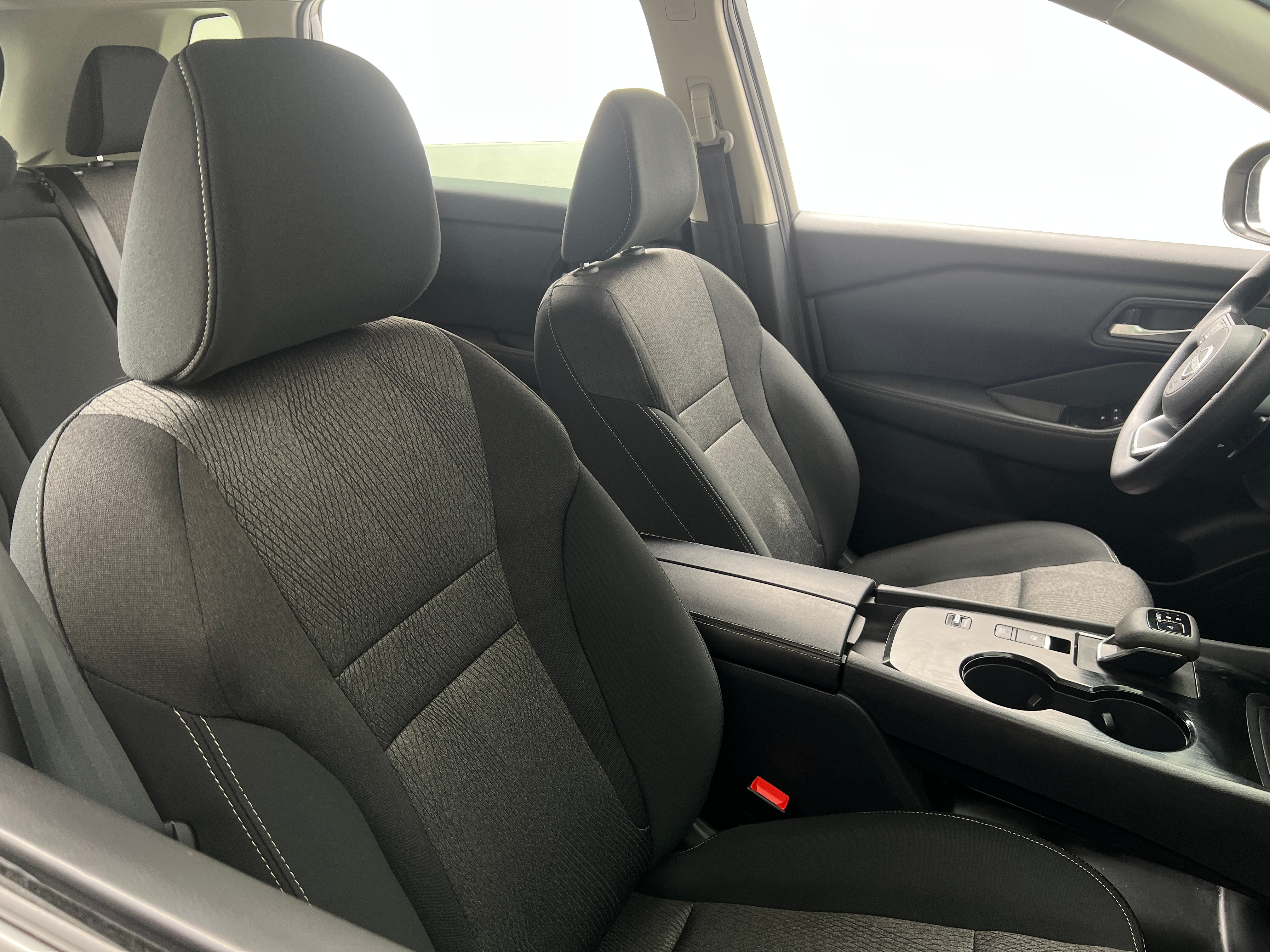 2024 Nissan Rogue SV 2
