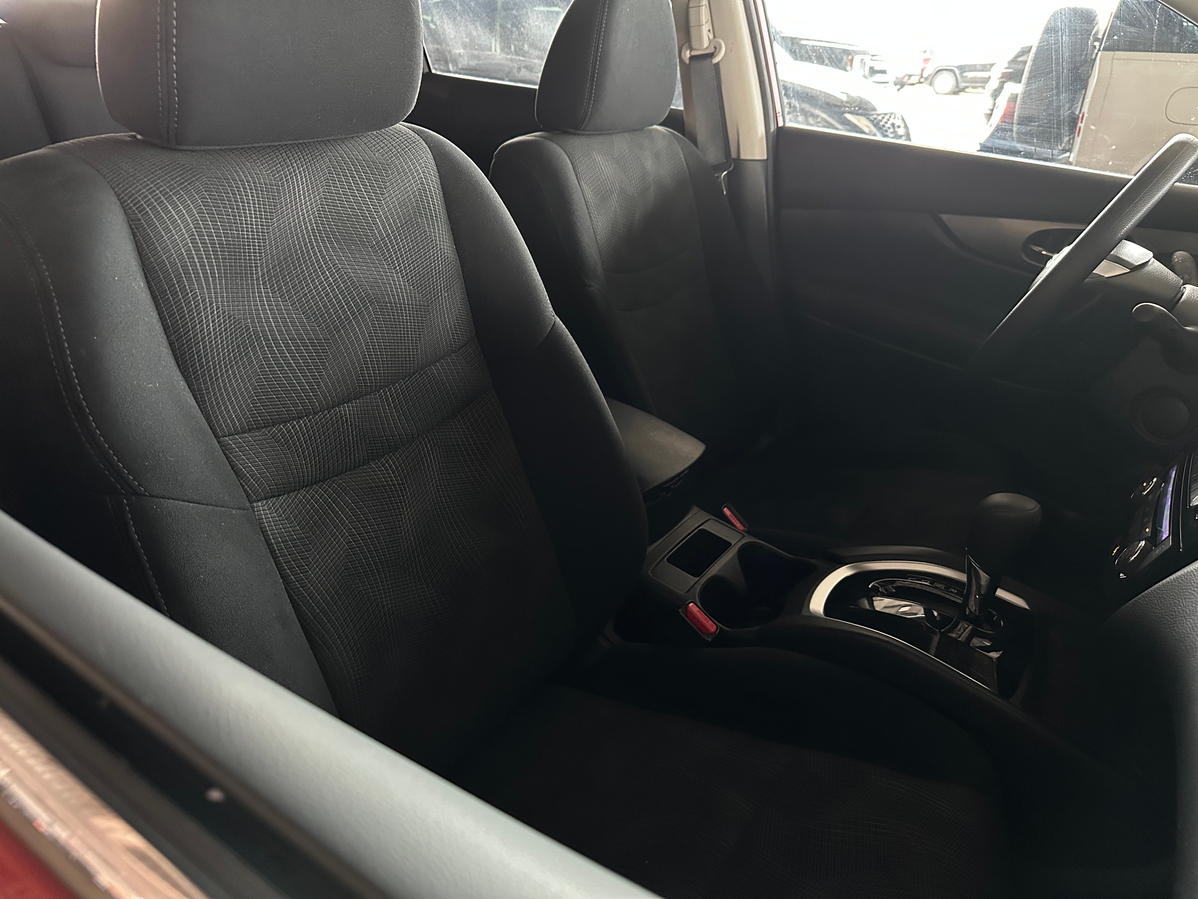 2015 Nissan Rogue SV 2