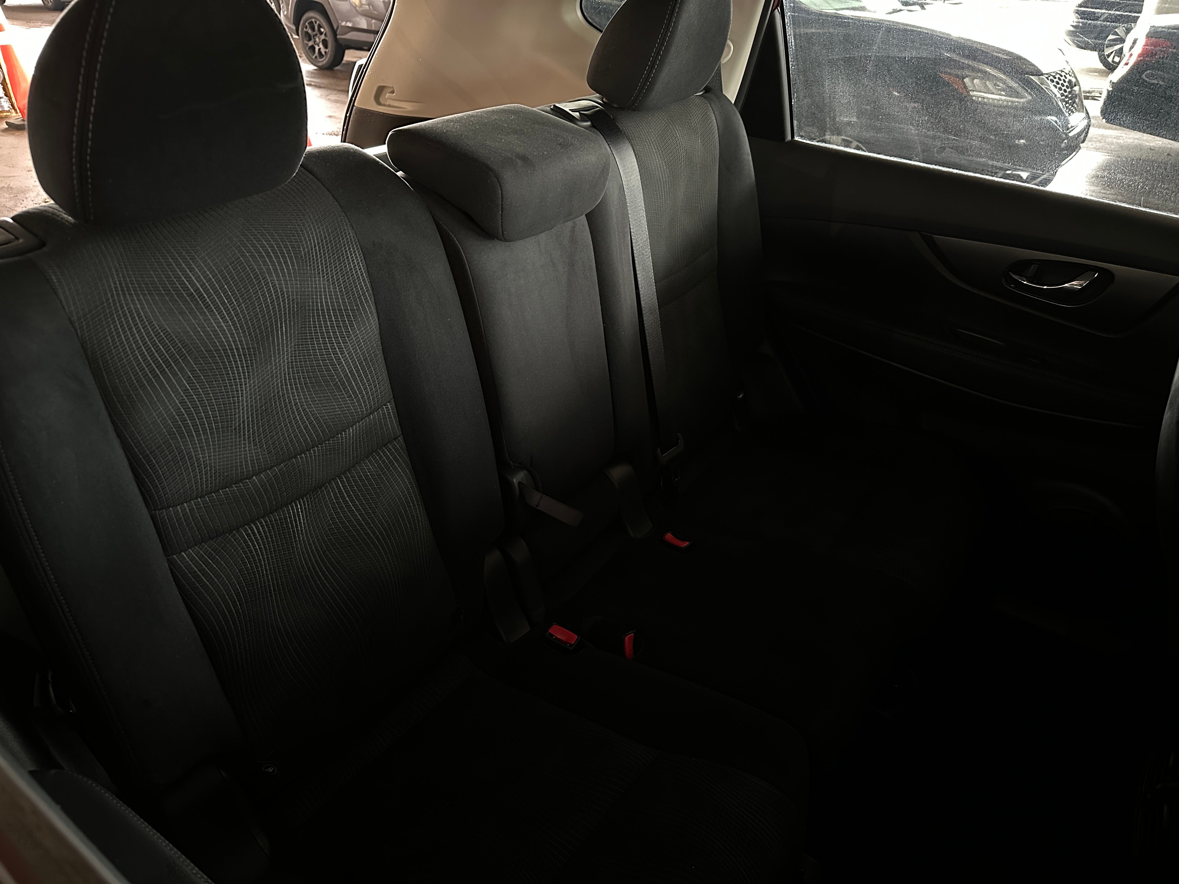2015 Nissan Rogue SV 6