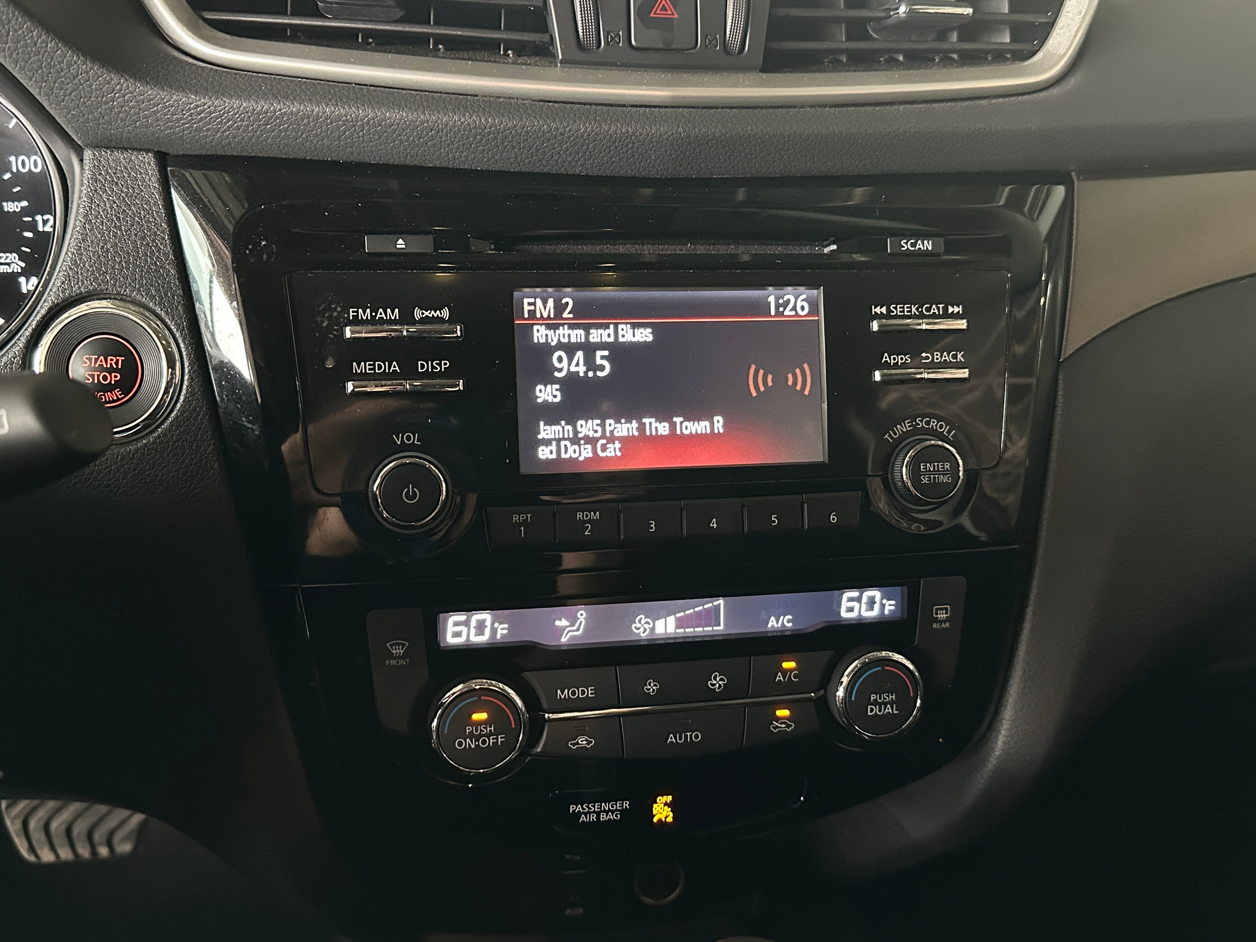 2015 Nissan Rogue SV 4