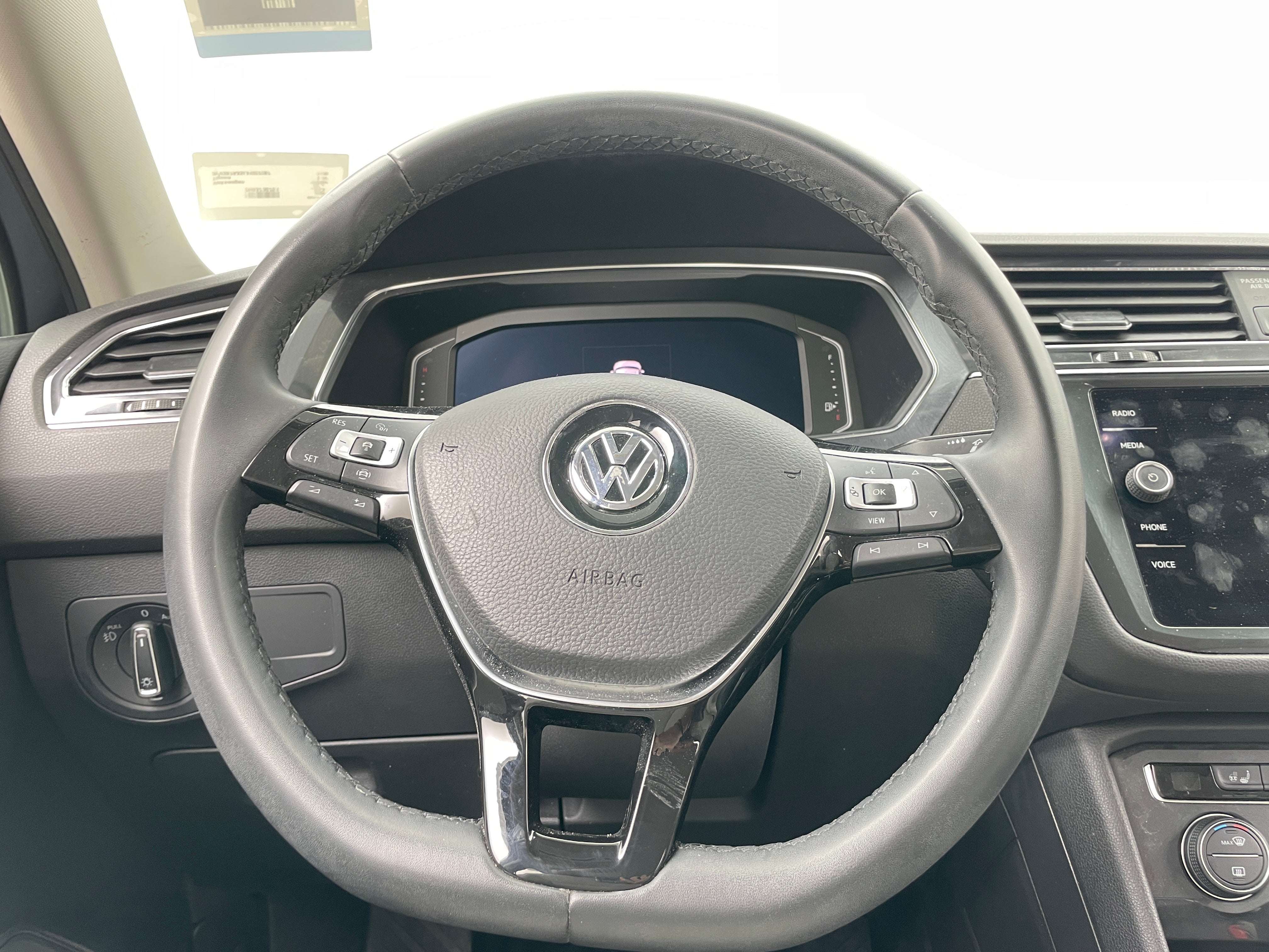 2020 Volkswagen Tiguan SEL 4