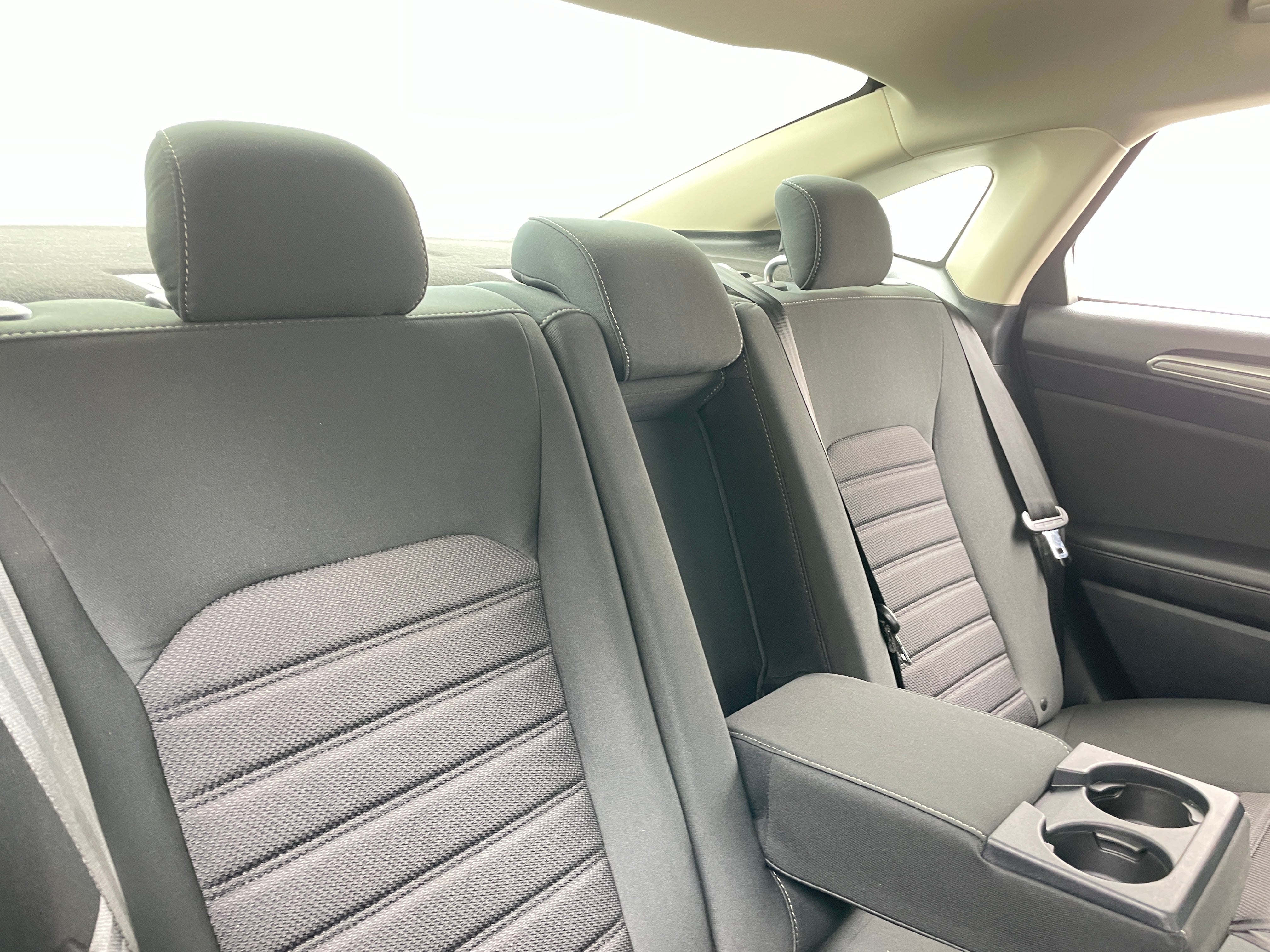 2020 Ford Fusion SE 6