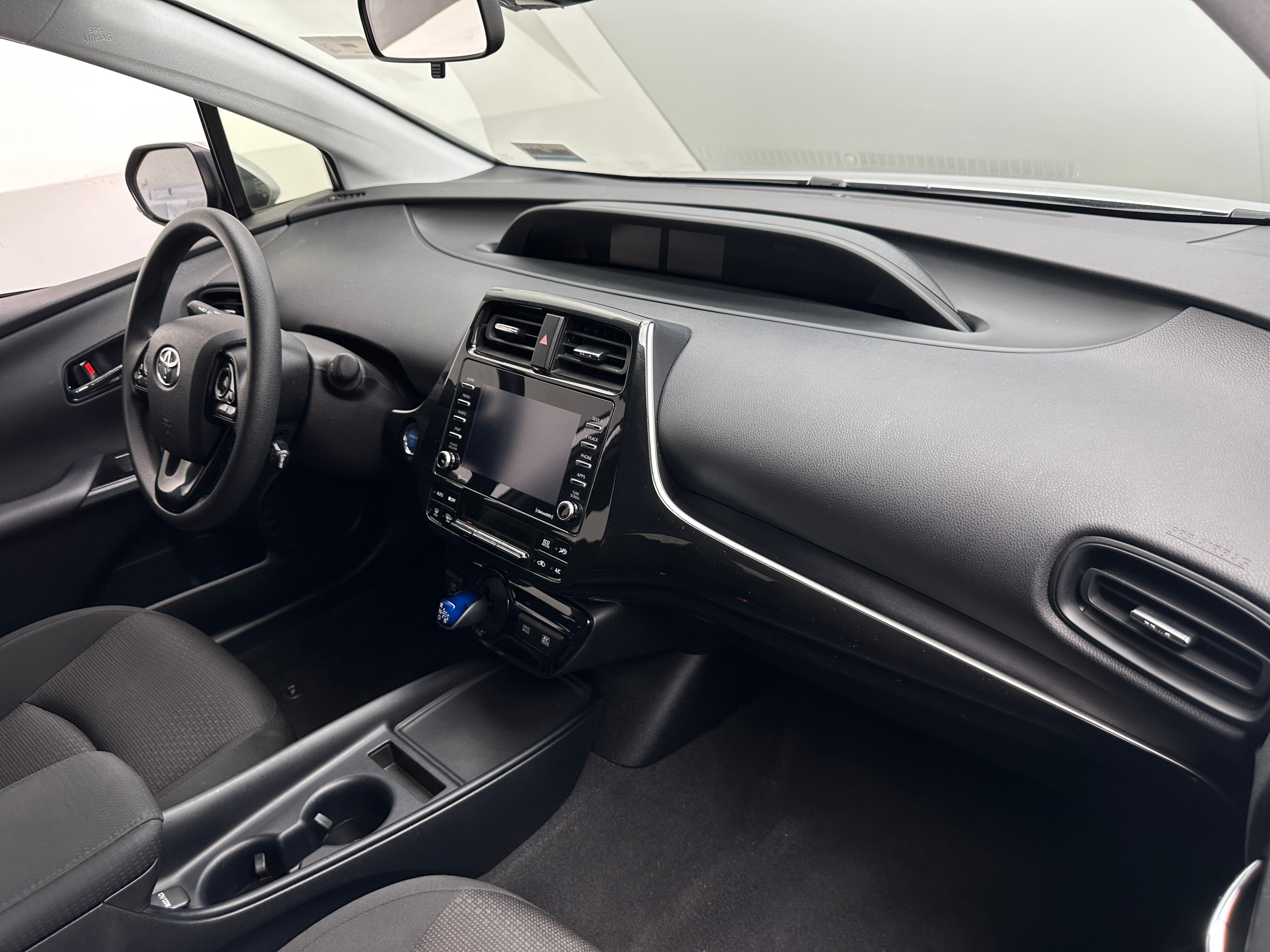 2022 Toyota Prius LE 3