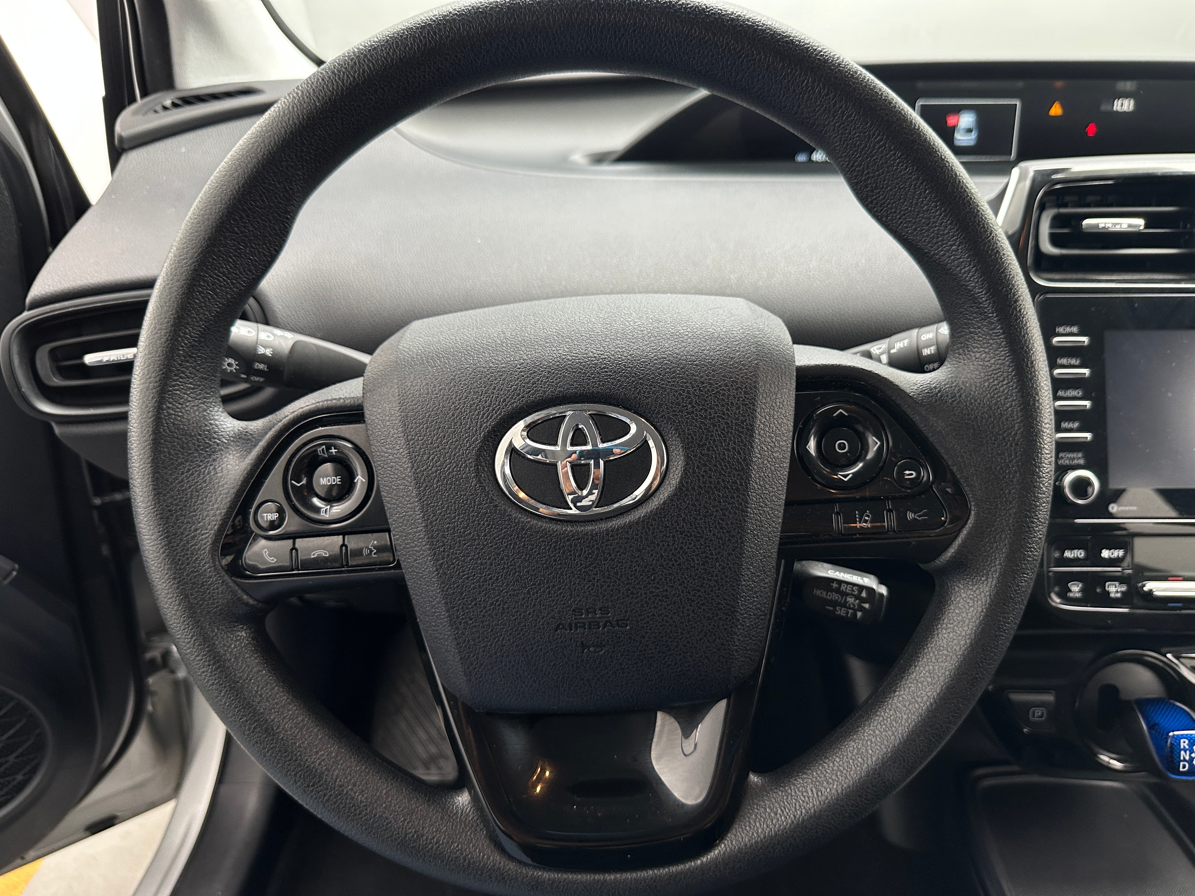2022 Toyota Prius LE 5